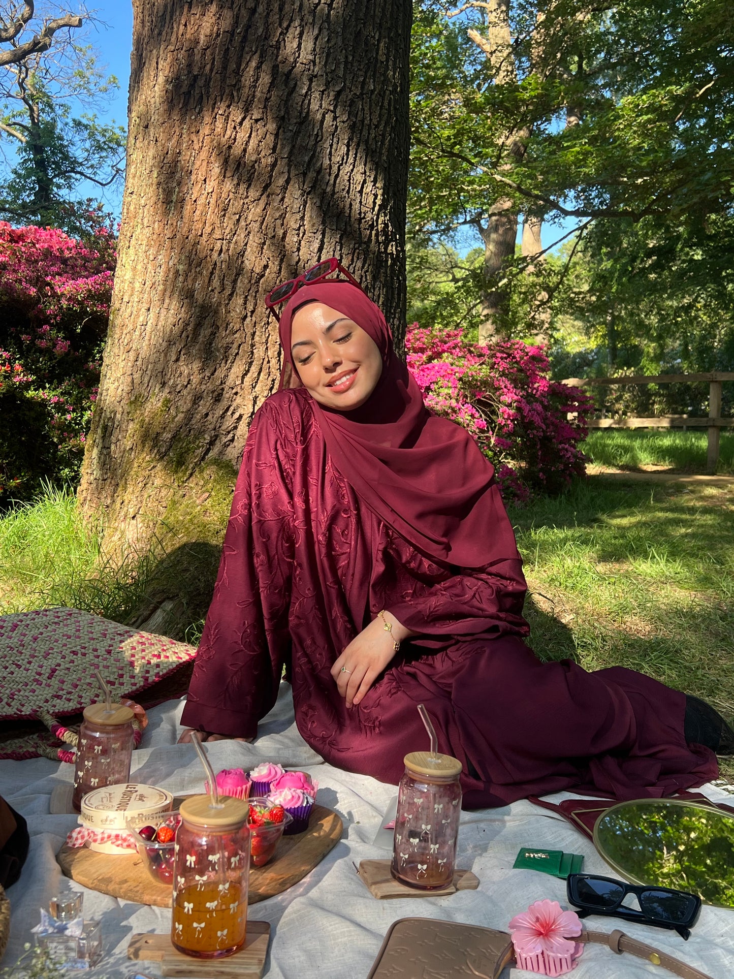 Anaaqa embroidery buttoned abaya