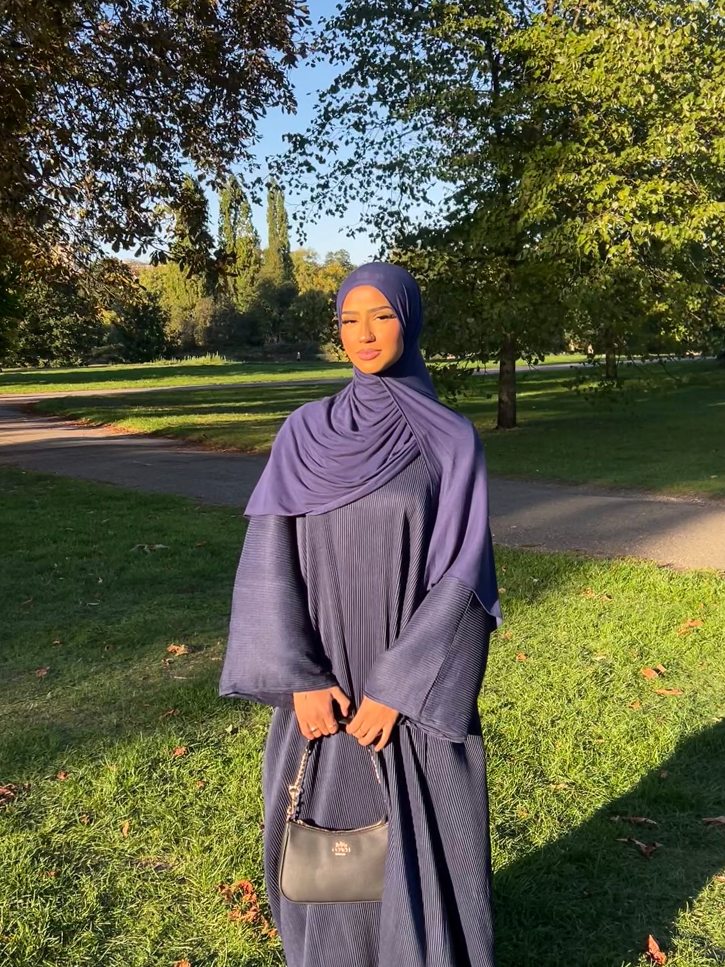 Ribbed closed autumn abaya