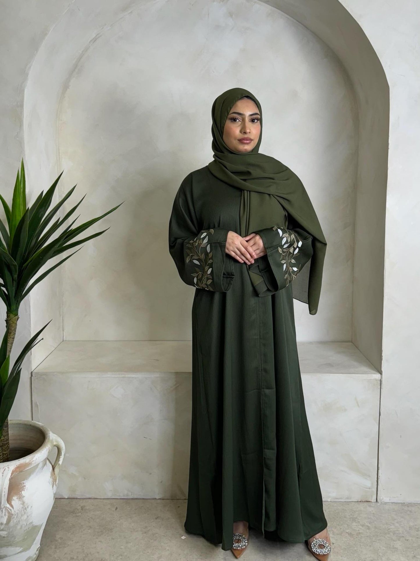 Azra Zoom Embroidery Abaya *ex display*