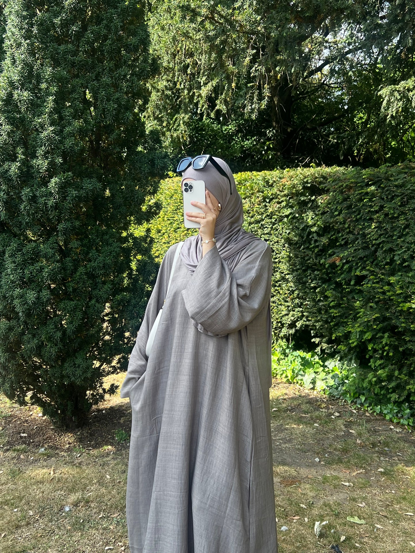 ESSENTIAL soft linen closed abaya