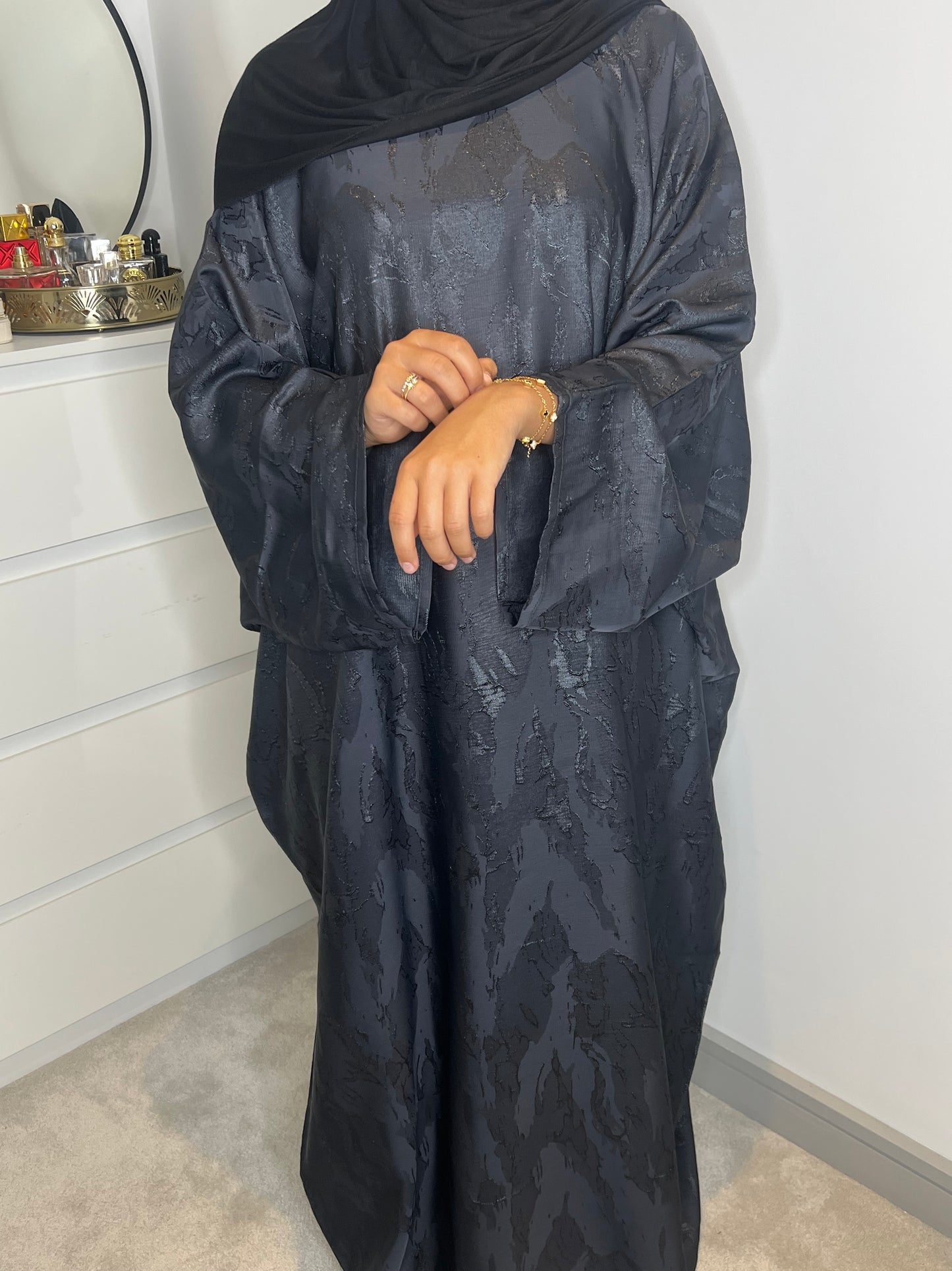 Hira Batwing Printed Abaya with Inner Belt