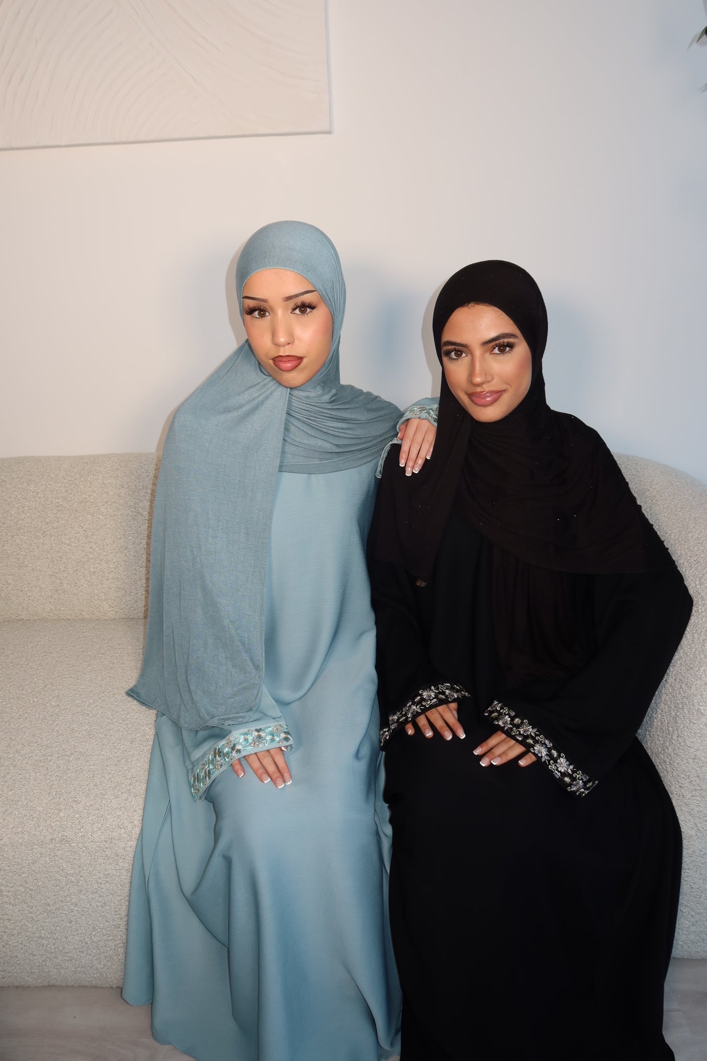 Hiba lace closed abaya