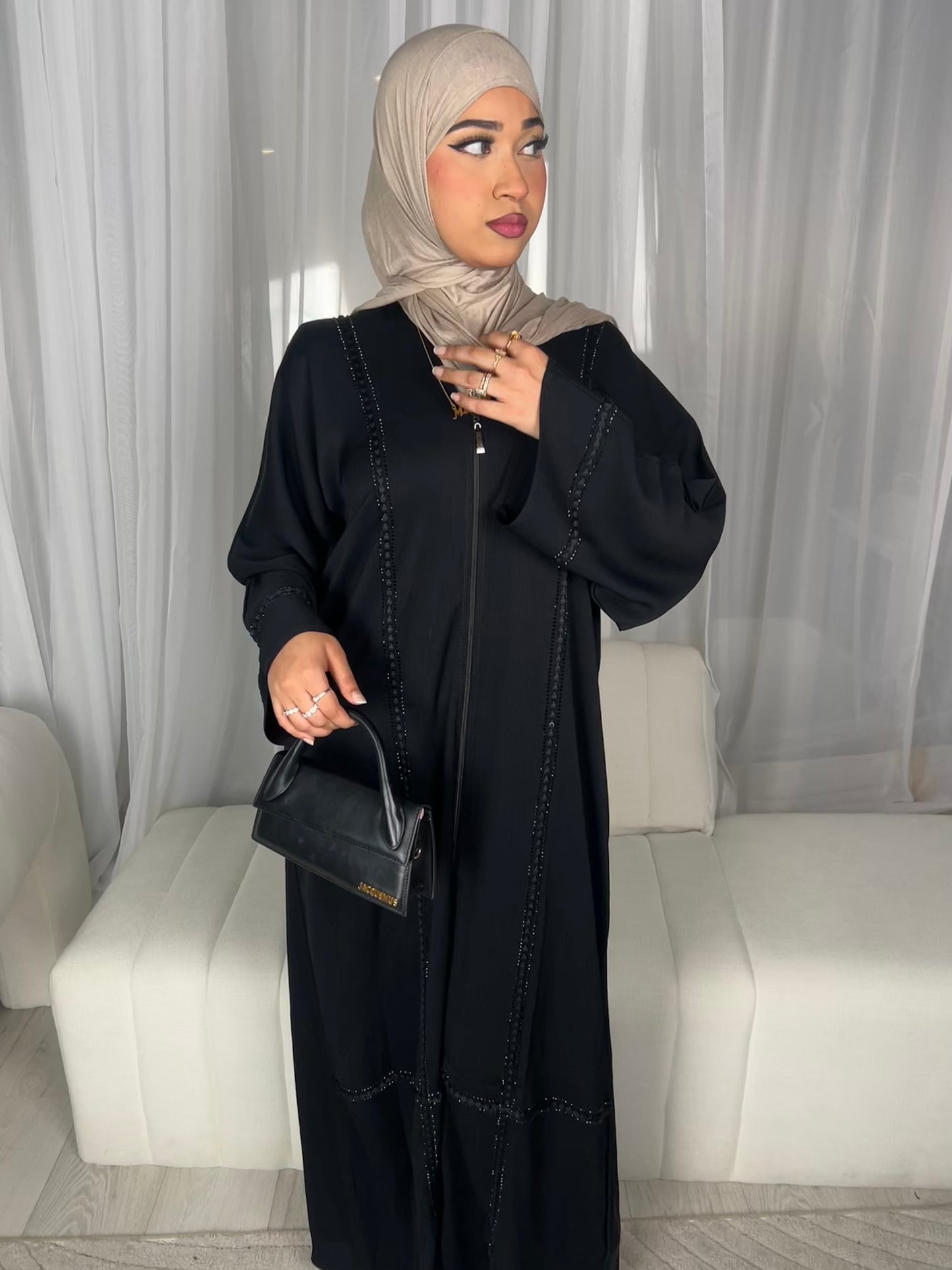 Reem Pom Pom zip abaya