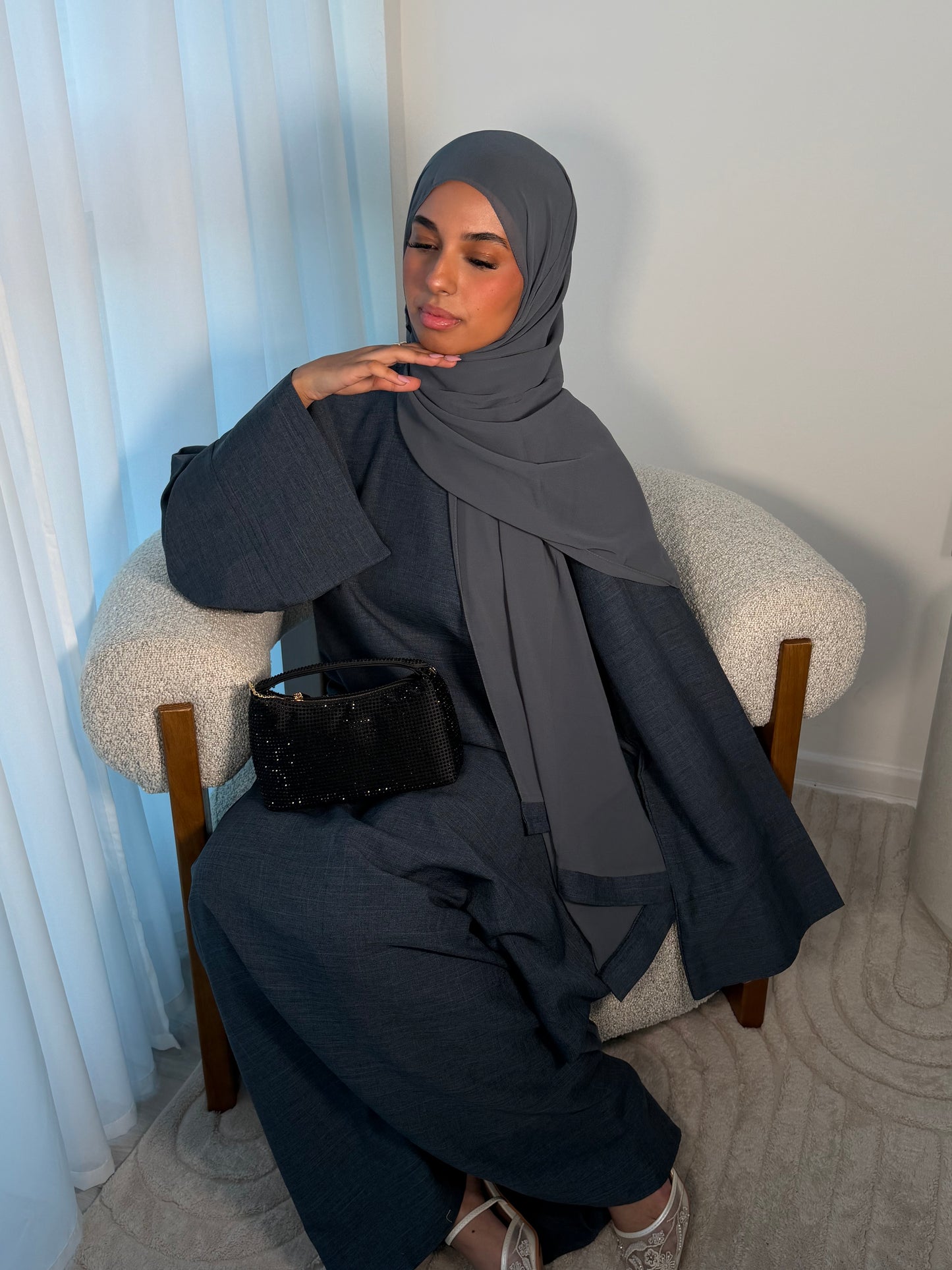 Closed Linen Abaya with closed sleeve