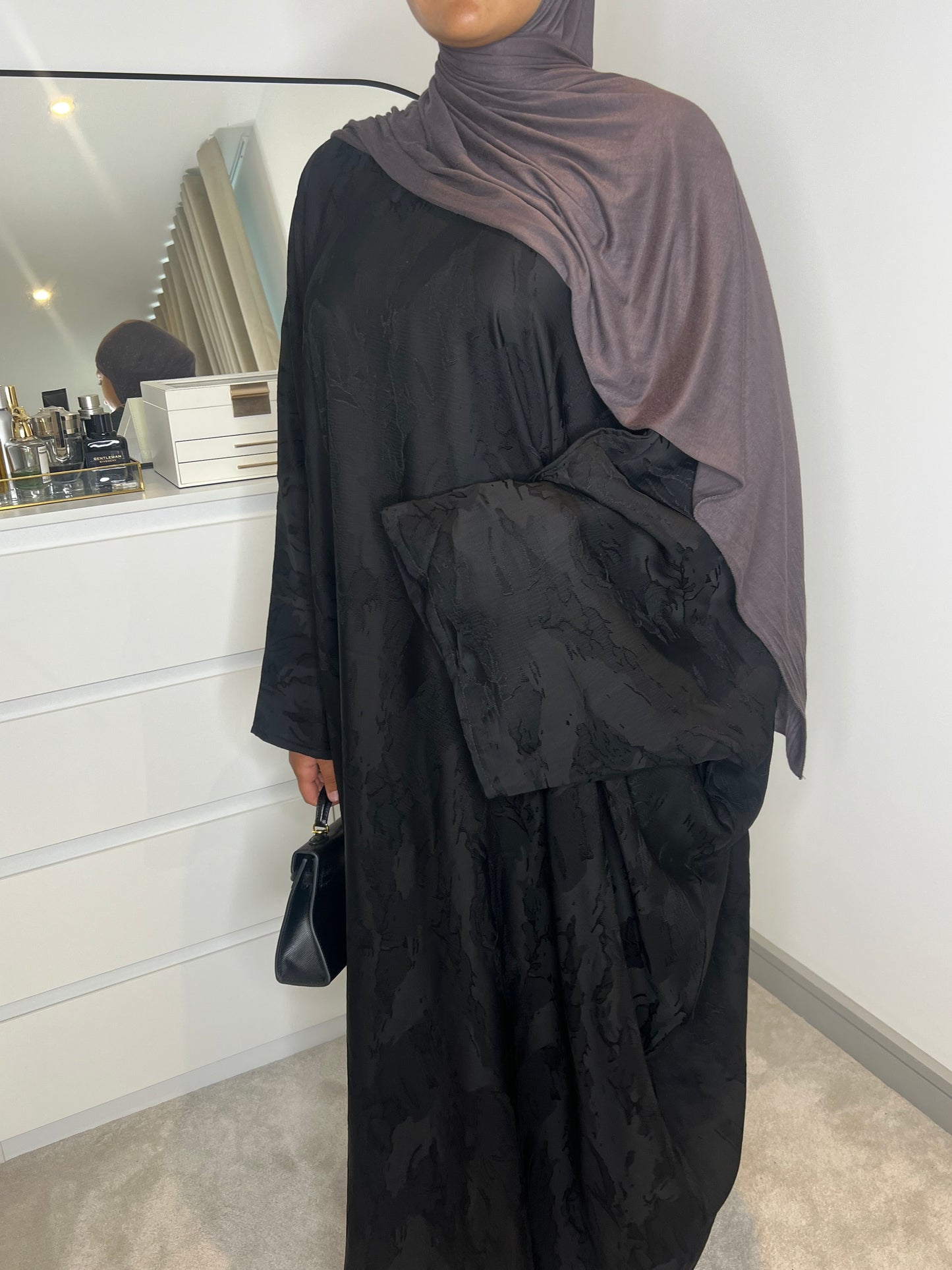 Hira Batwing Printed Abaya with Inner Belt