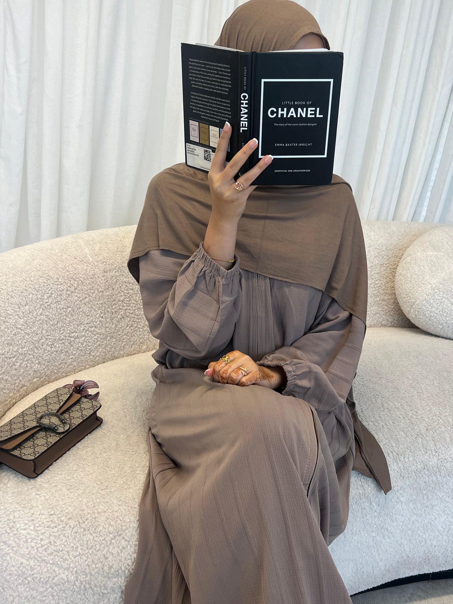 Razia cuffed sleeves zip essentials abaya
