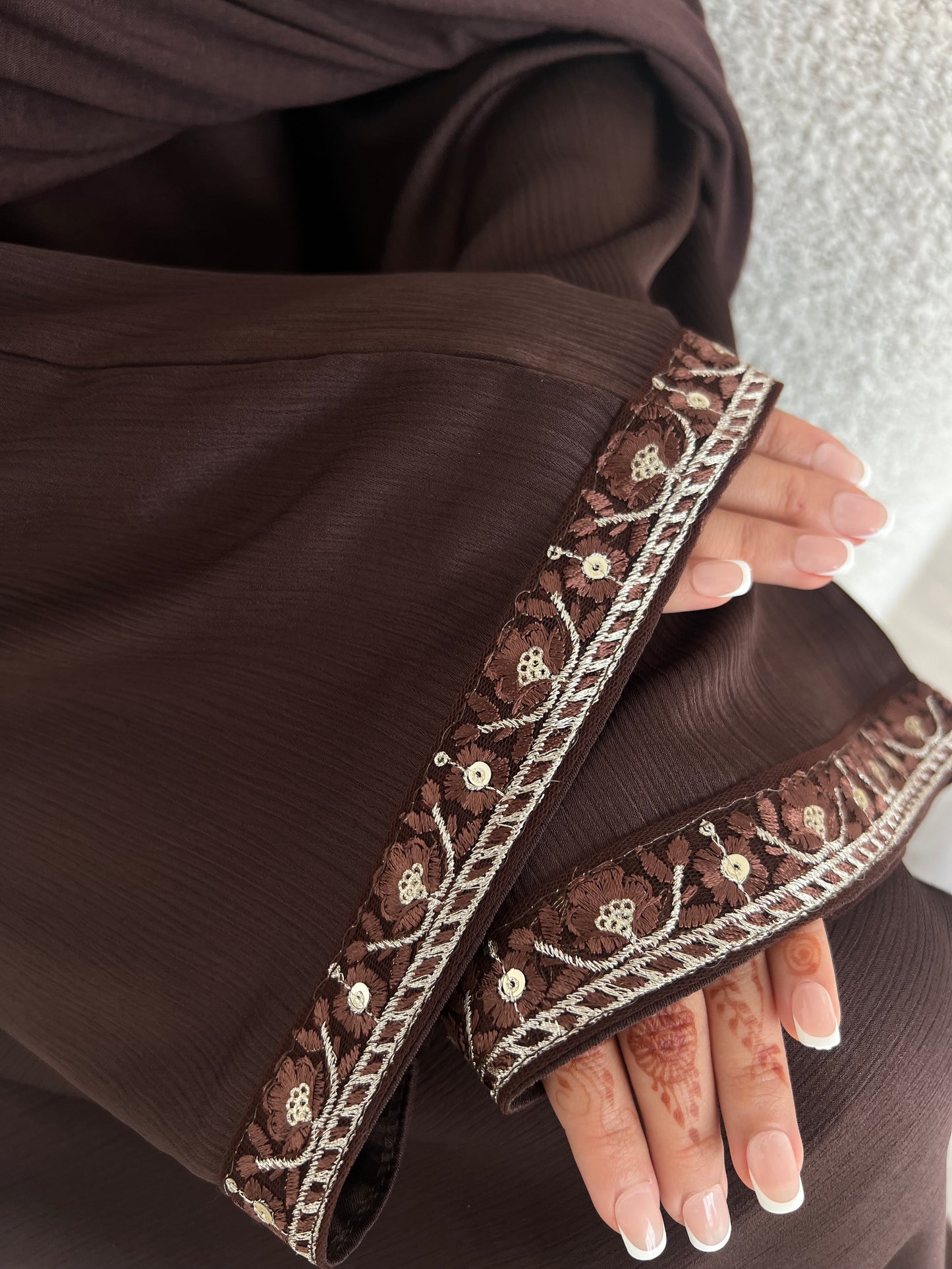 Goldar floral lace closed zoom abaya