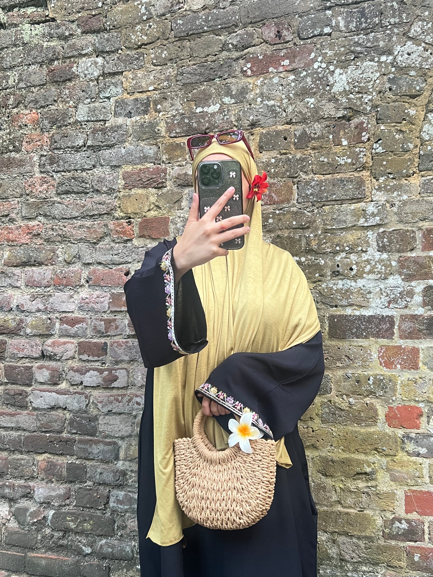 Goldar floral lace closed zoom abaya