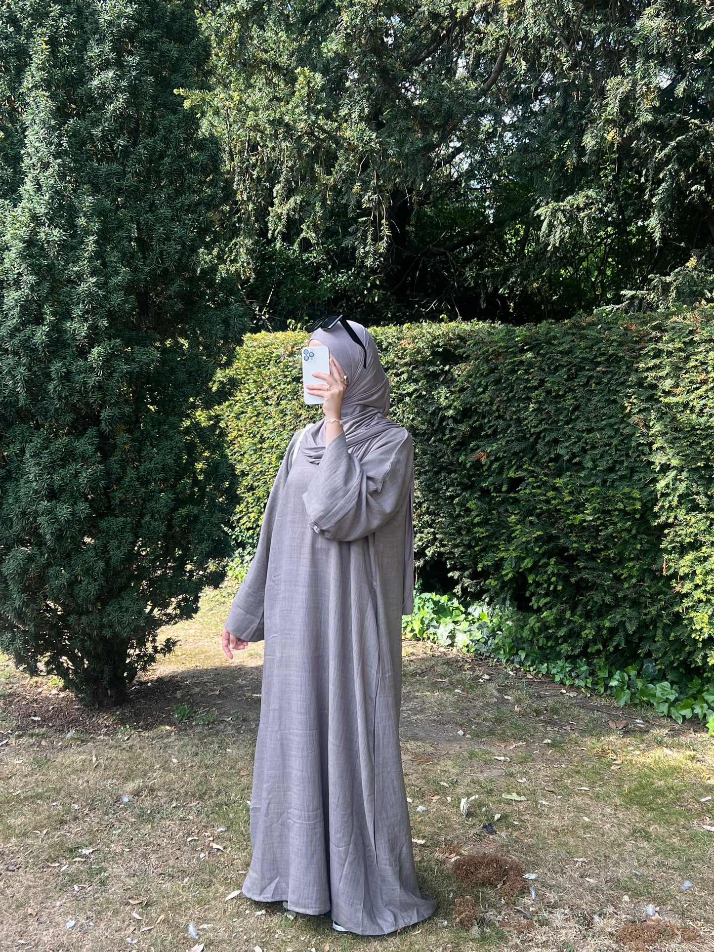 ESSENTIAL soft linen closed abaya