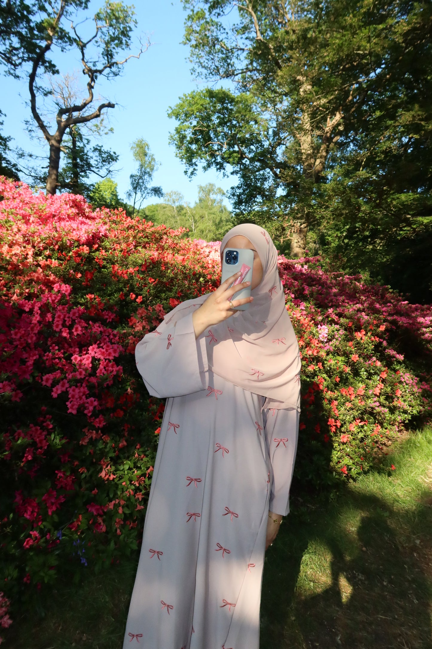 Qaws Bows Embroidery Abaya