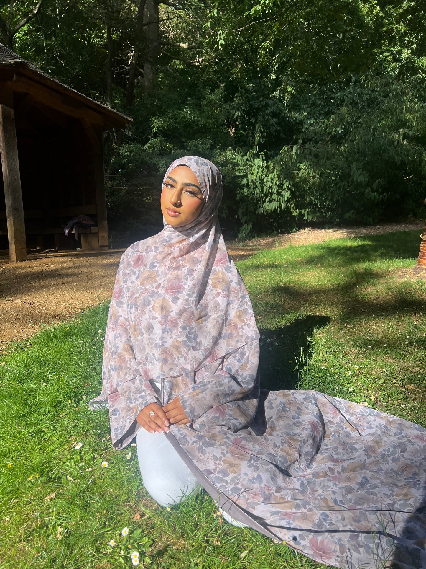 *EX DISPLAY* Warda floral printed abaya *EX DISPLAY*