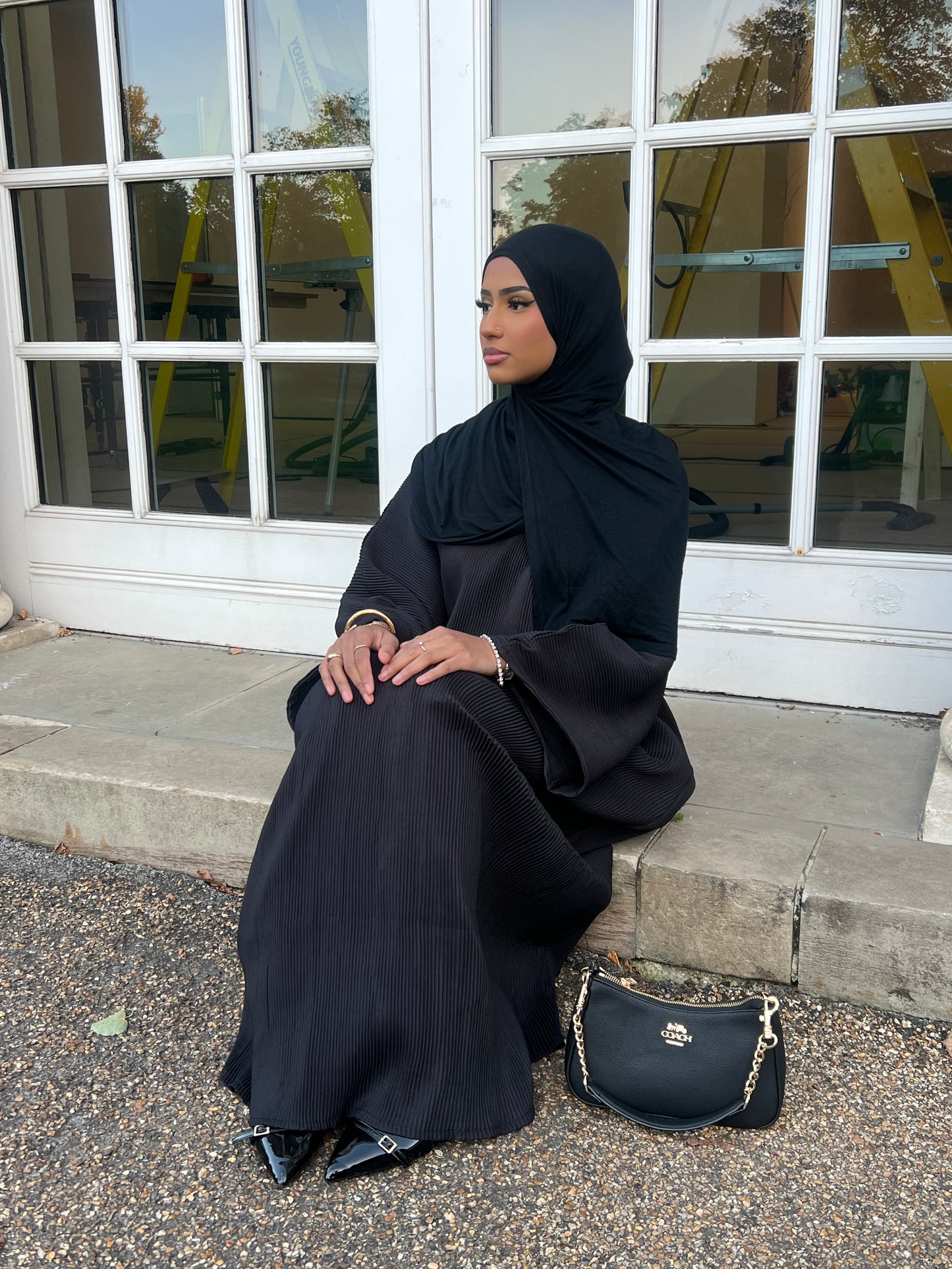 Ribbed closed autumn abaya