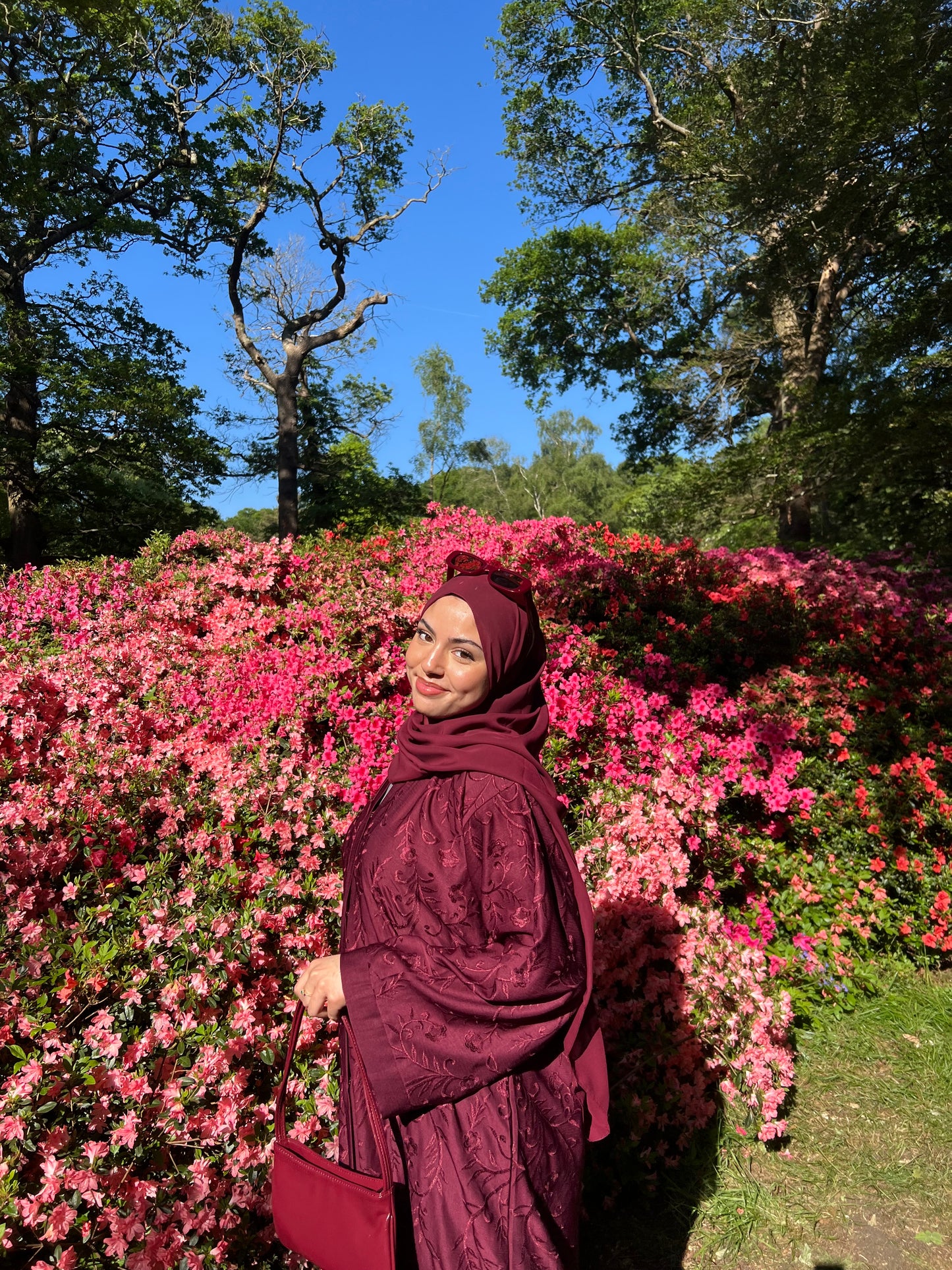 Anaaqa embroidery buttoned abaya