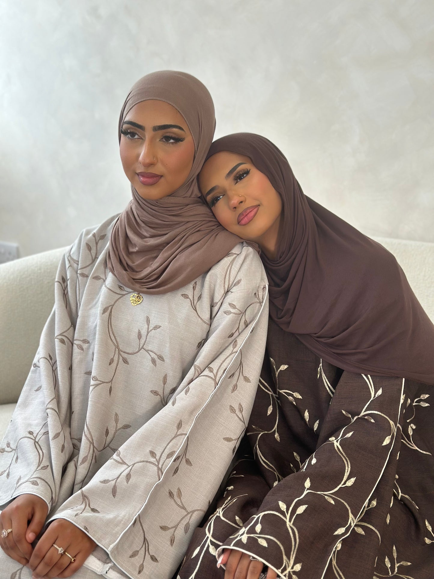 Hafsa Linen leaf embroidery closed abaya