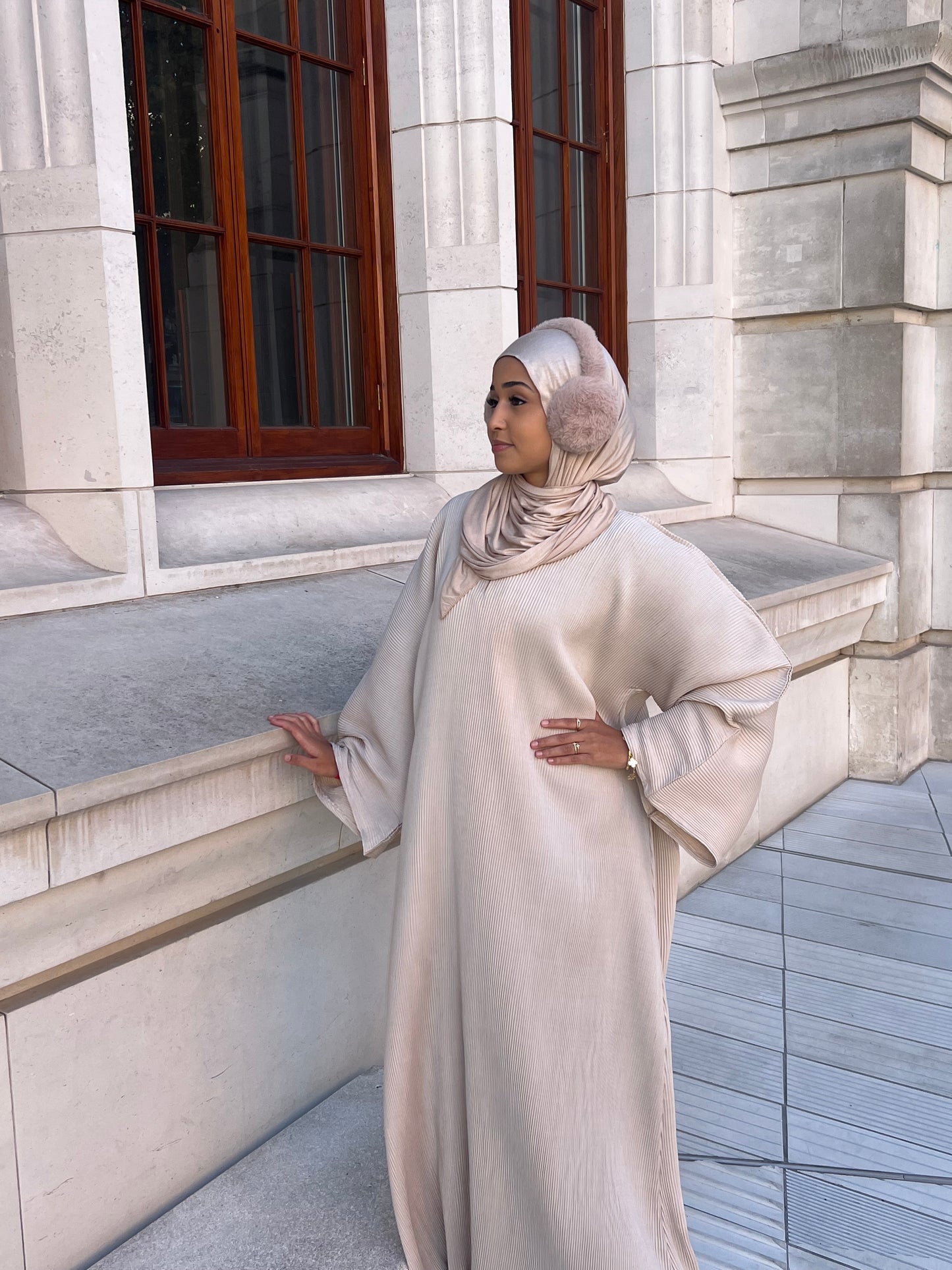 Ribbed closed autumn abaya