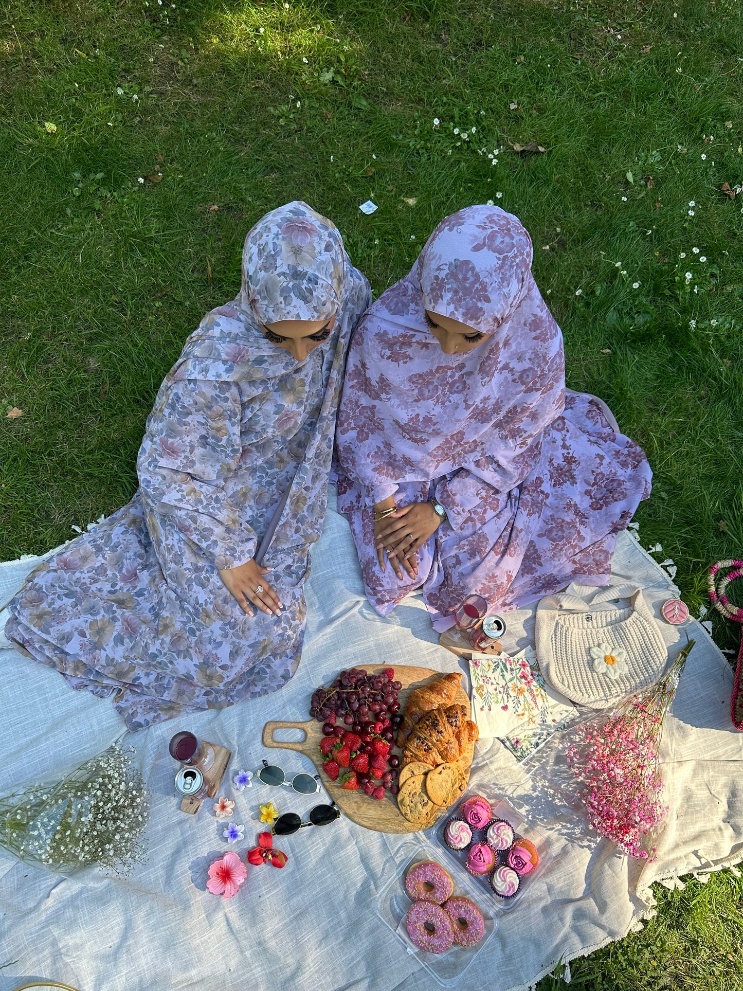 *EX DISPLAY* Warda floral printed abaya *EX DISPLAY*