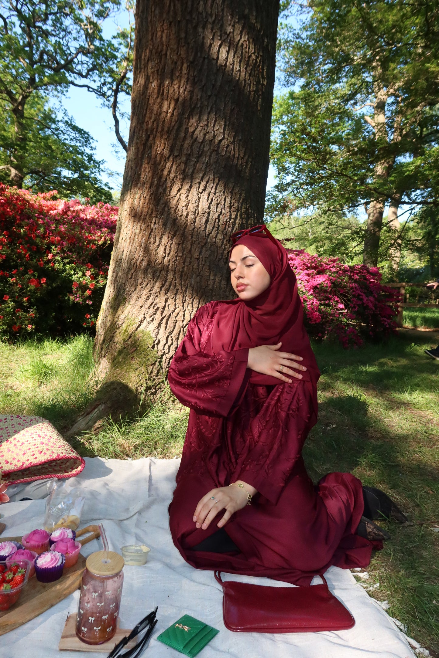 Anaaqa embroidery buttoned abaya