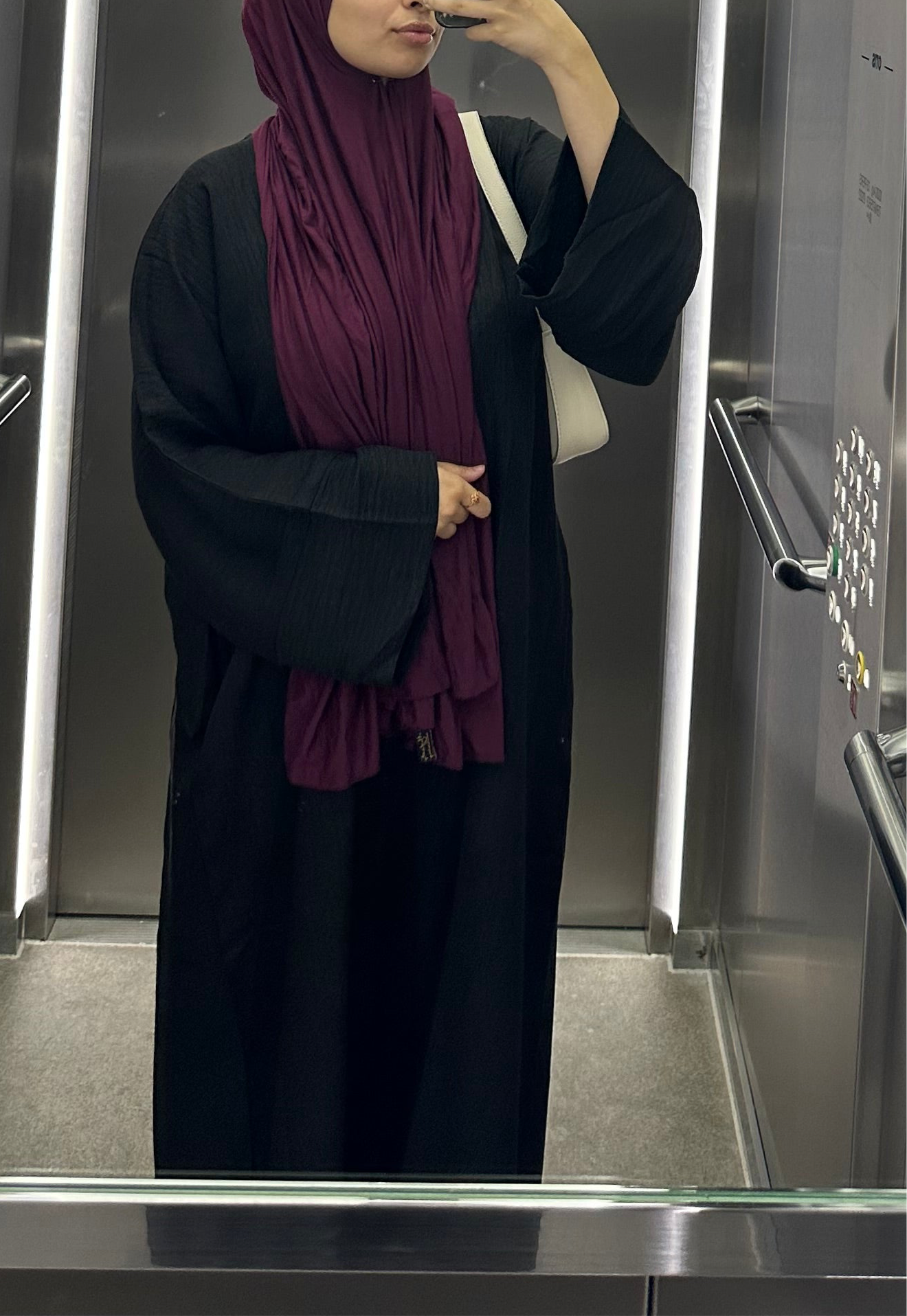 ESSENTIAL soft linen closed abaya