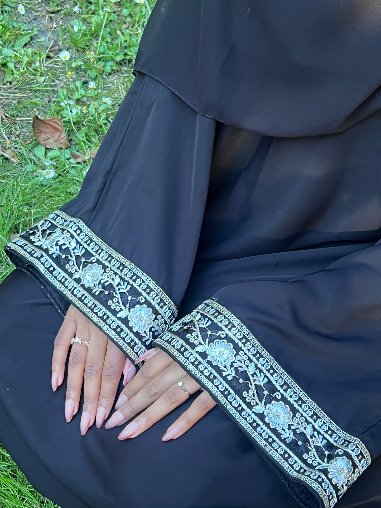 Isha floral lace summer closed abaya