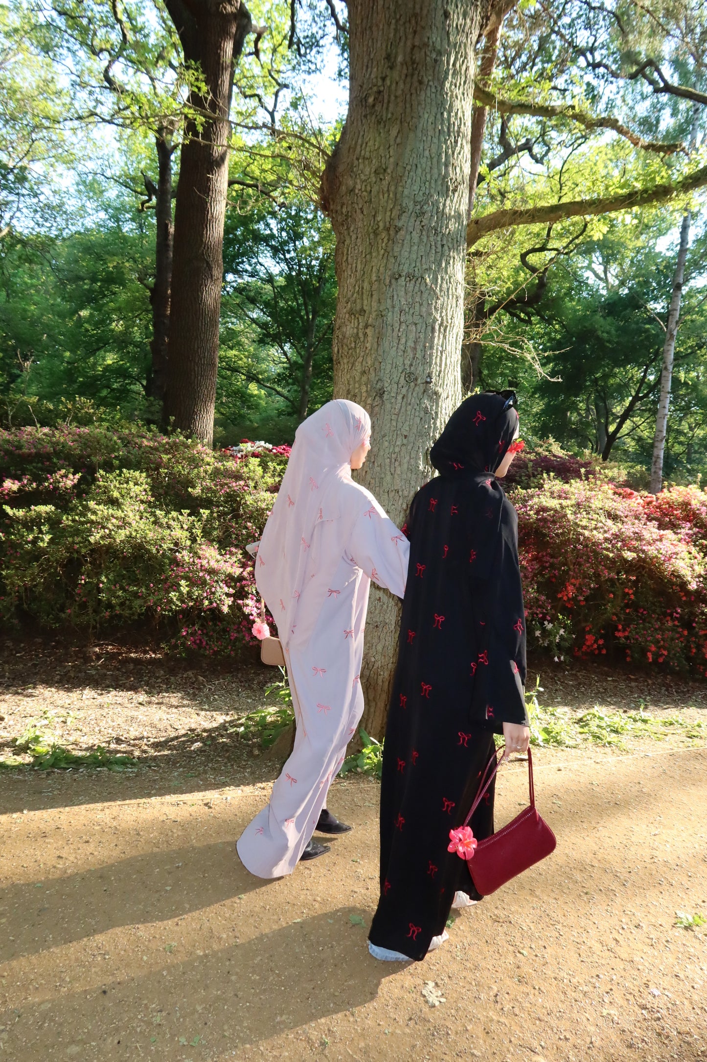Qaws Bows Embroidery Abaya