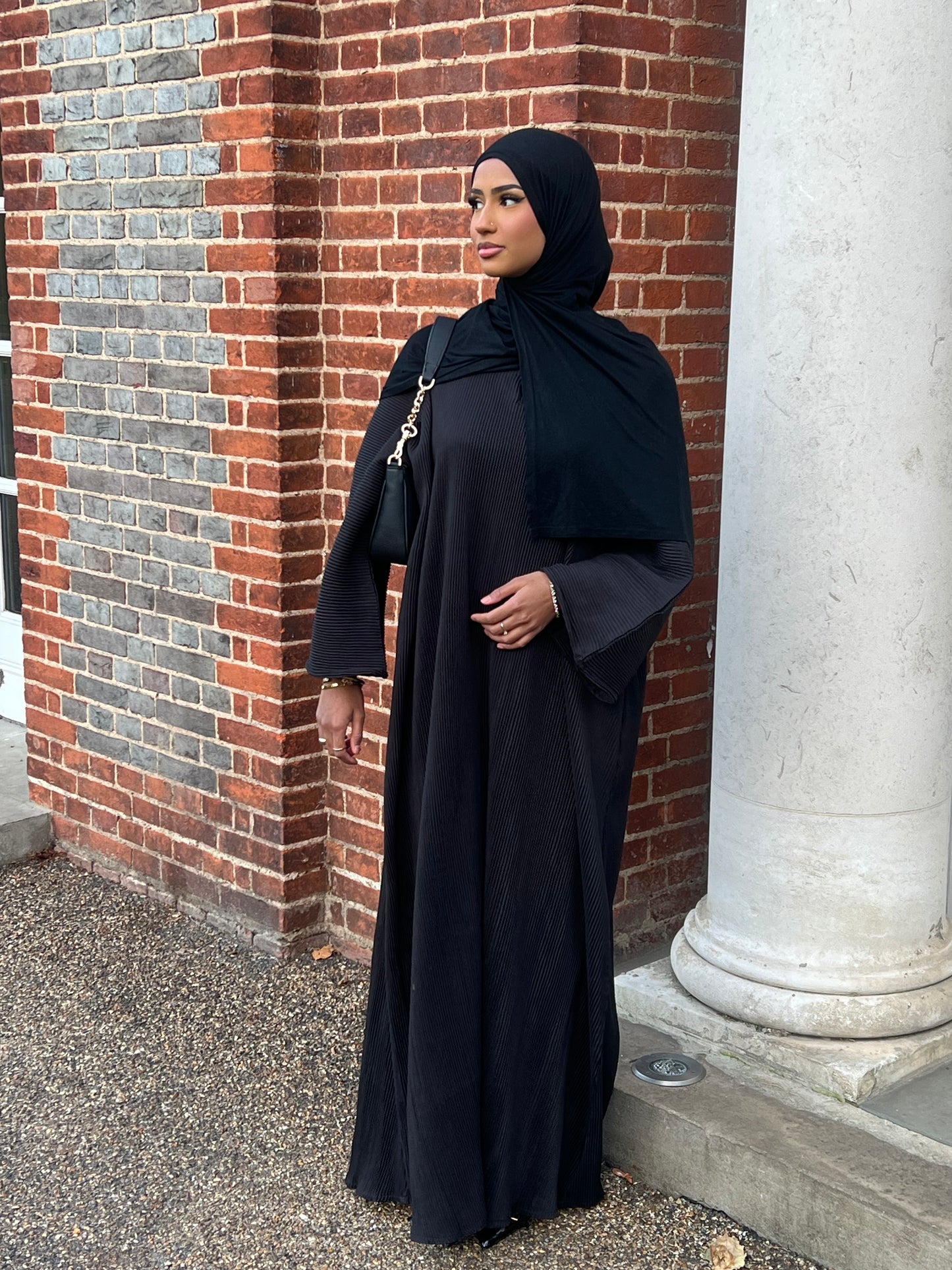 Ribbed closed autumn abaya