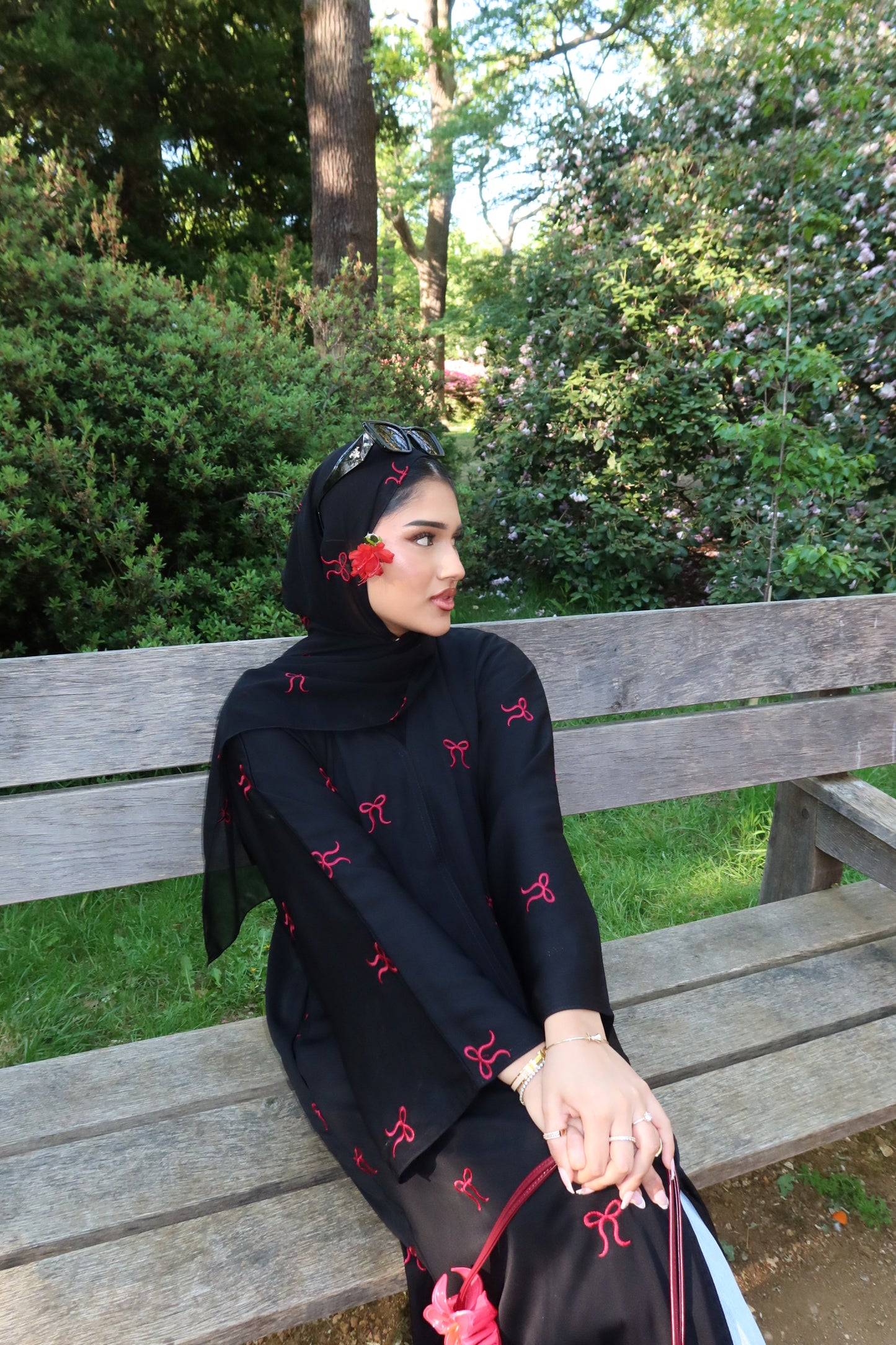 Qaws Bows Embroidery Abaya