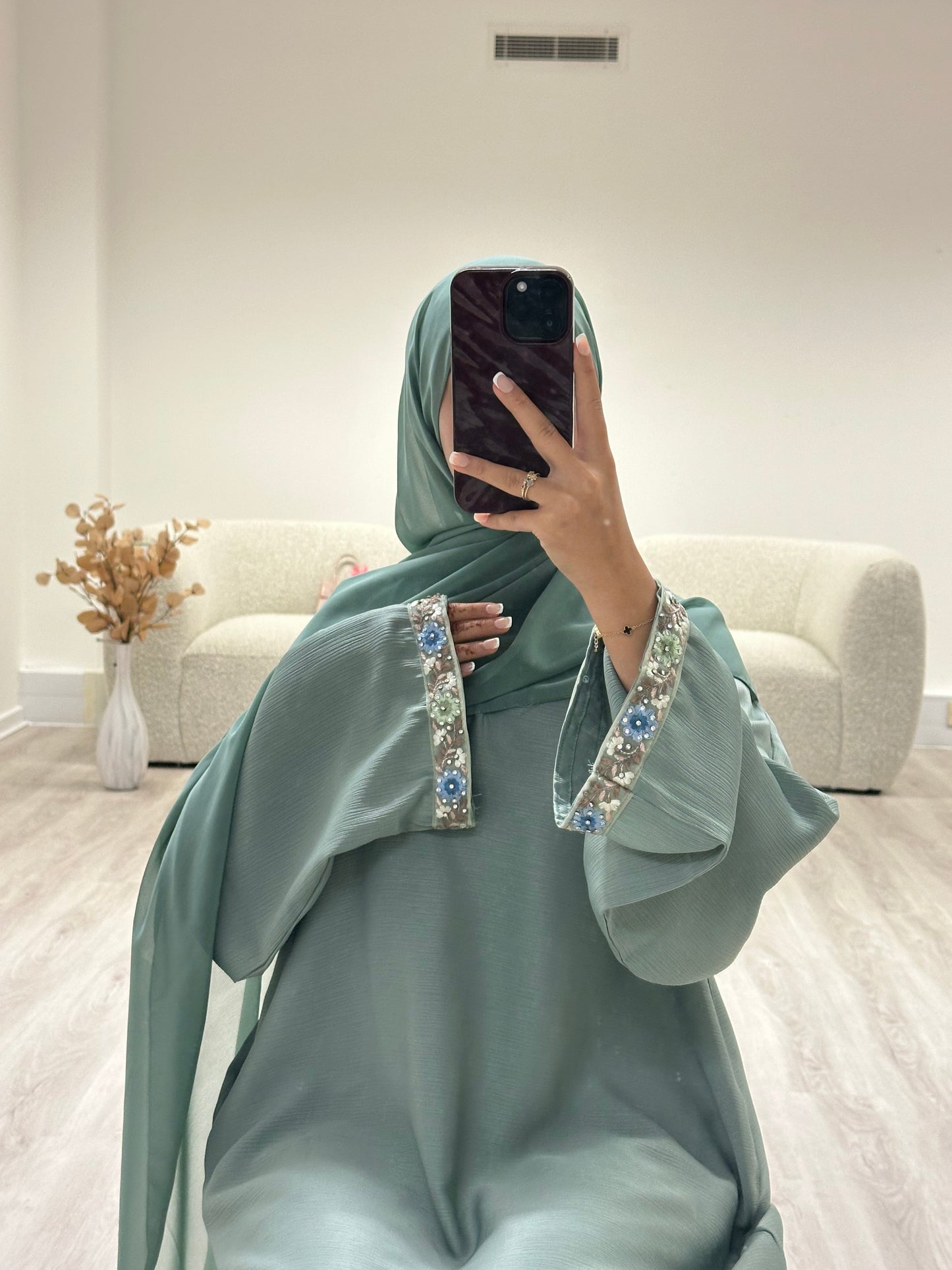Goldar 2.0 floral lace gem closed zoom abaya