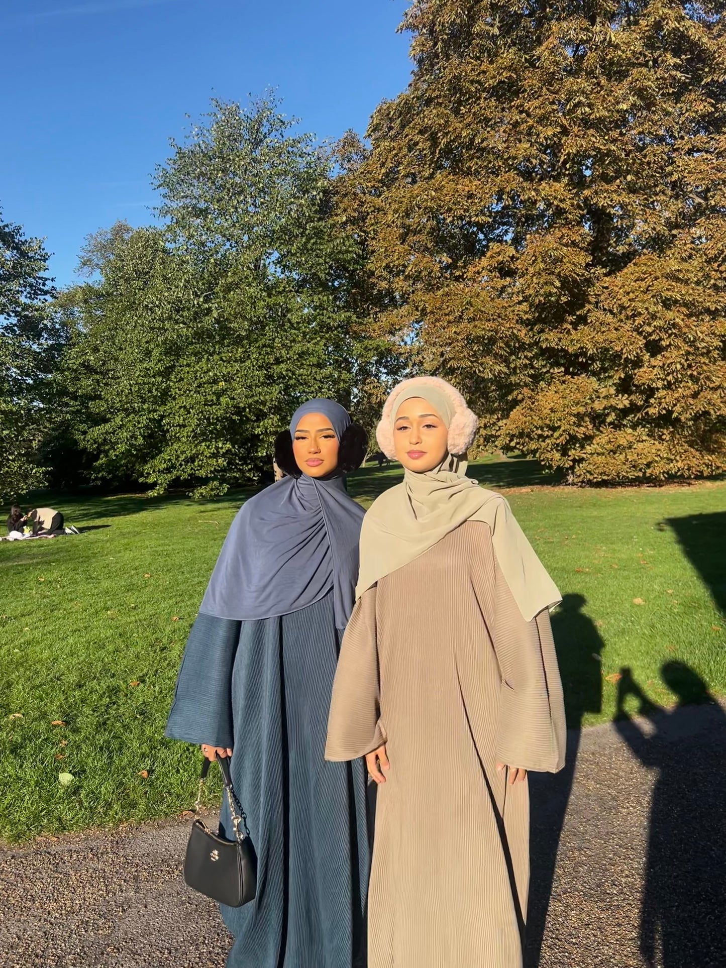 Ribbed closed autumn abaya