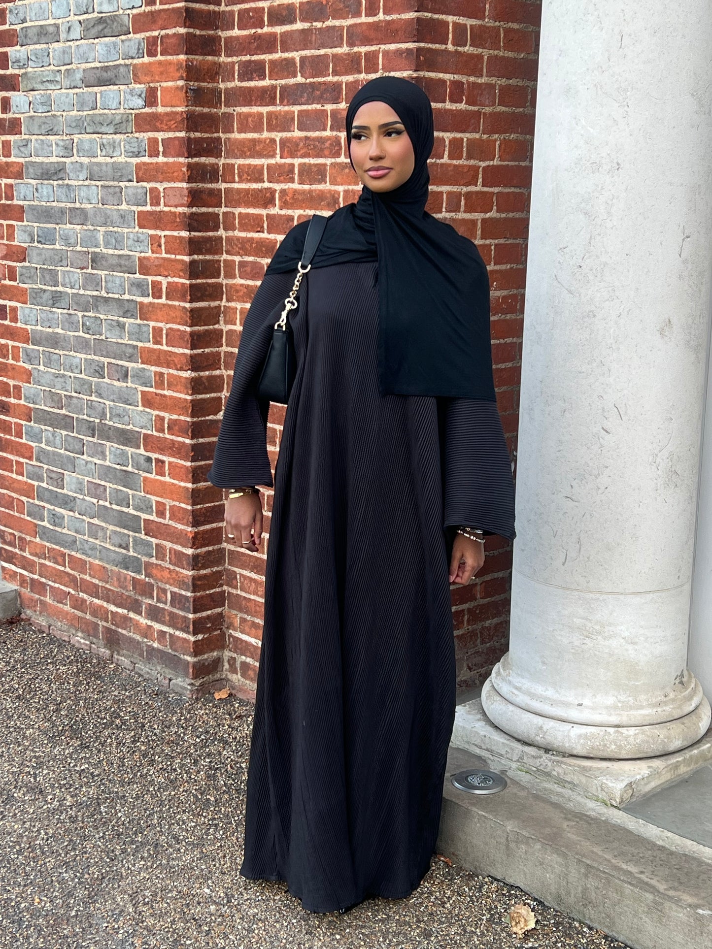Ribbed closed autumn abaya