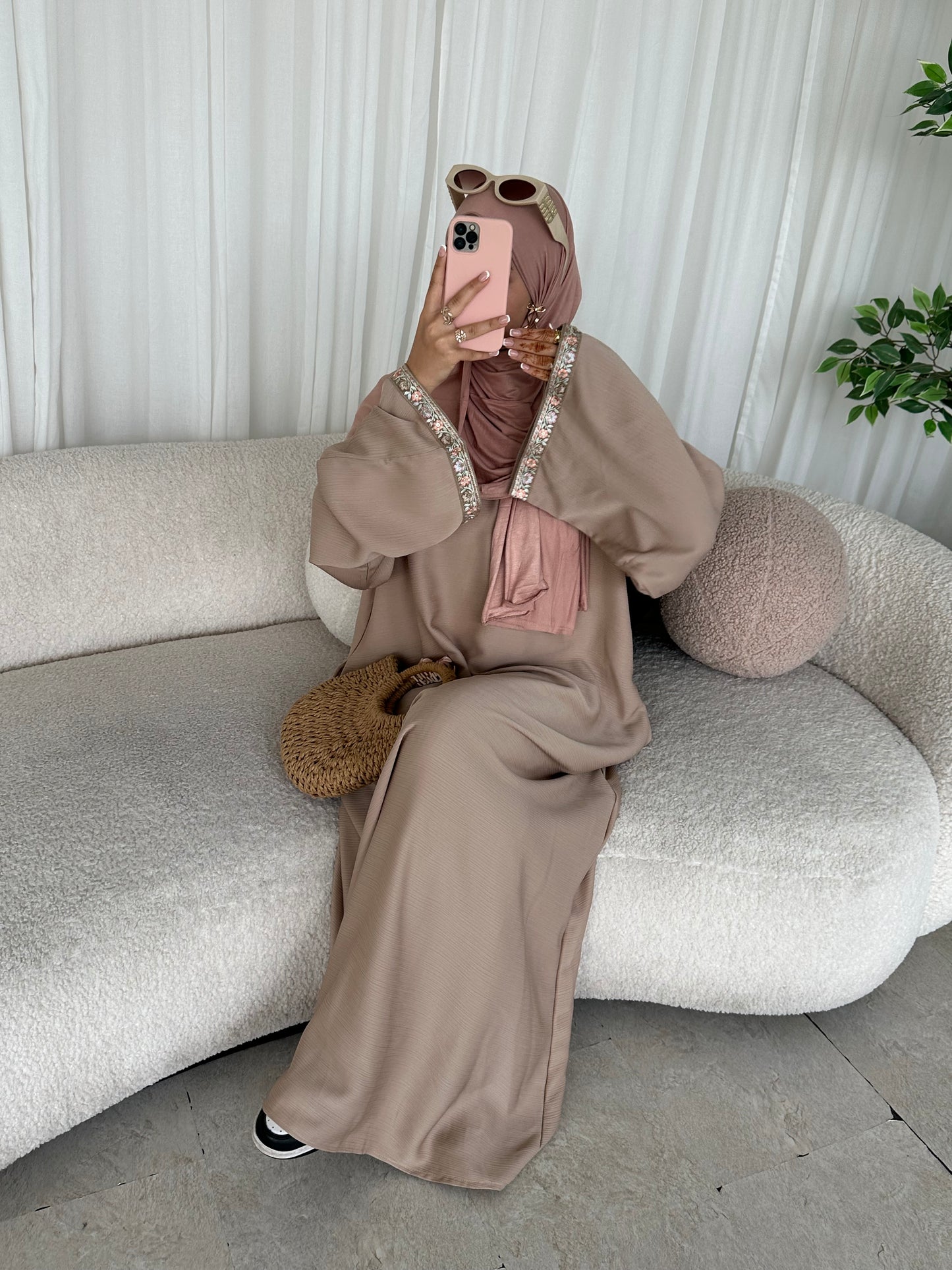 Goldar floral lace closed zoom abaya