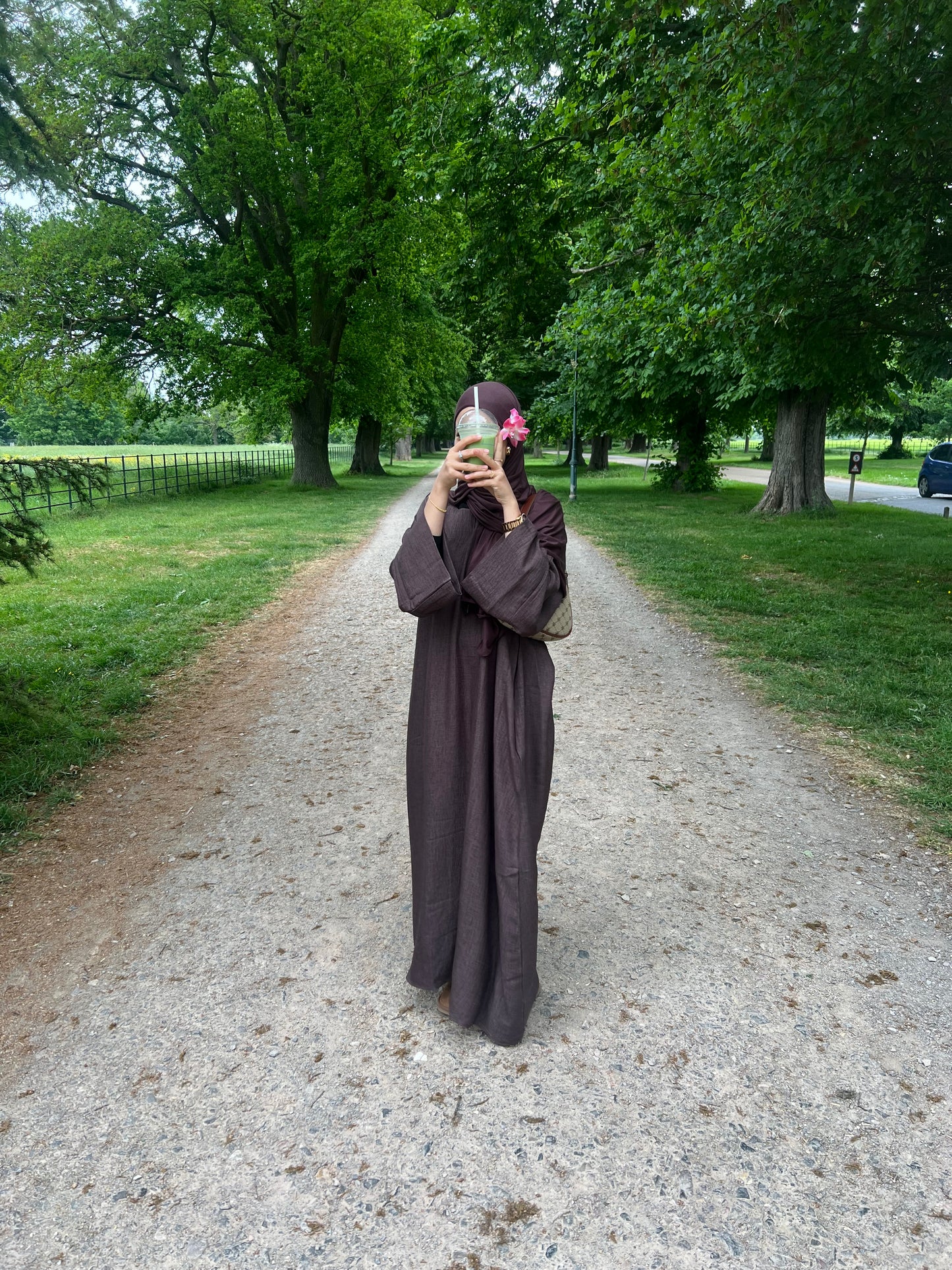 ESSENTIAL soft linen closed abaya