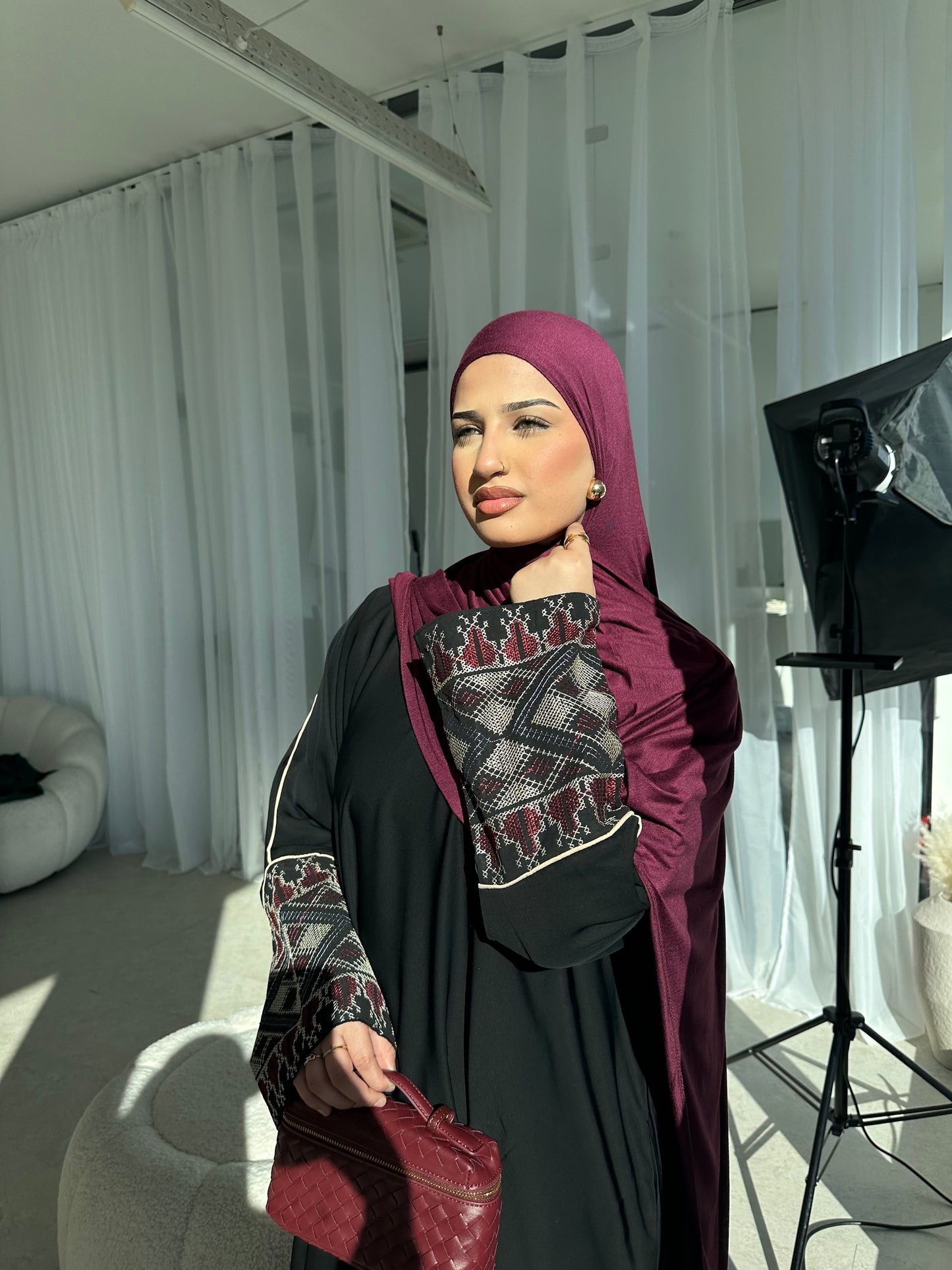 Tatreez black closed nida abaya with maroon embroidery