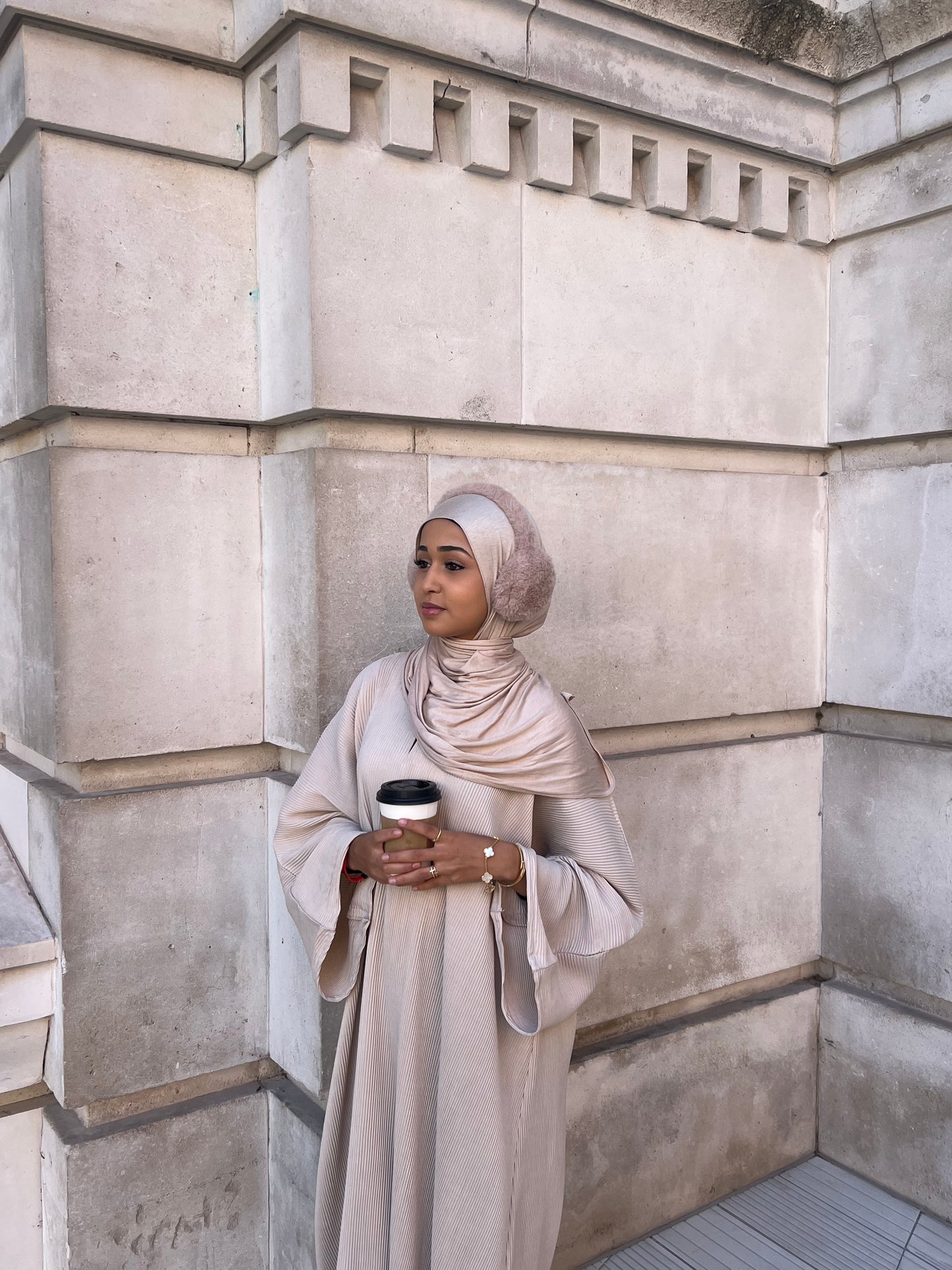 Ribbed closed autumn abaya