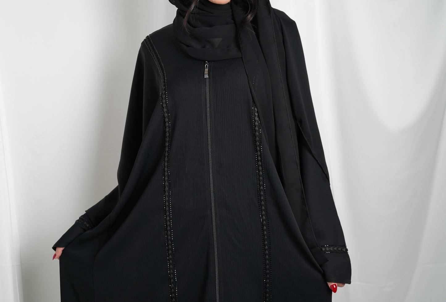 Reem Pom Pom zip abaya