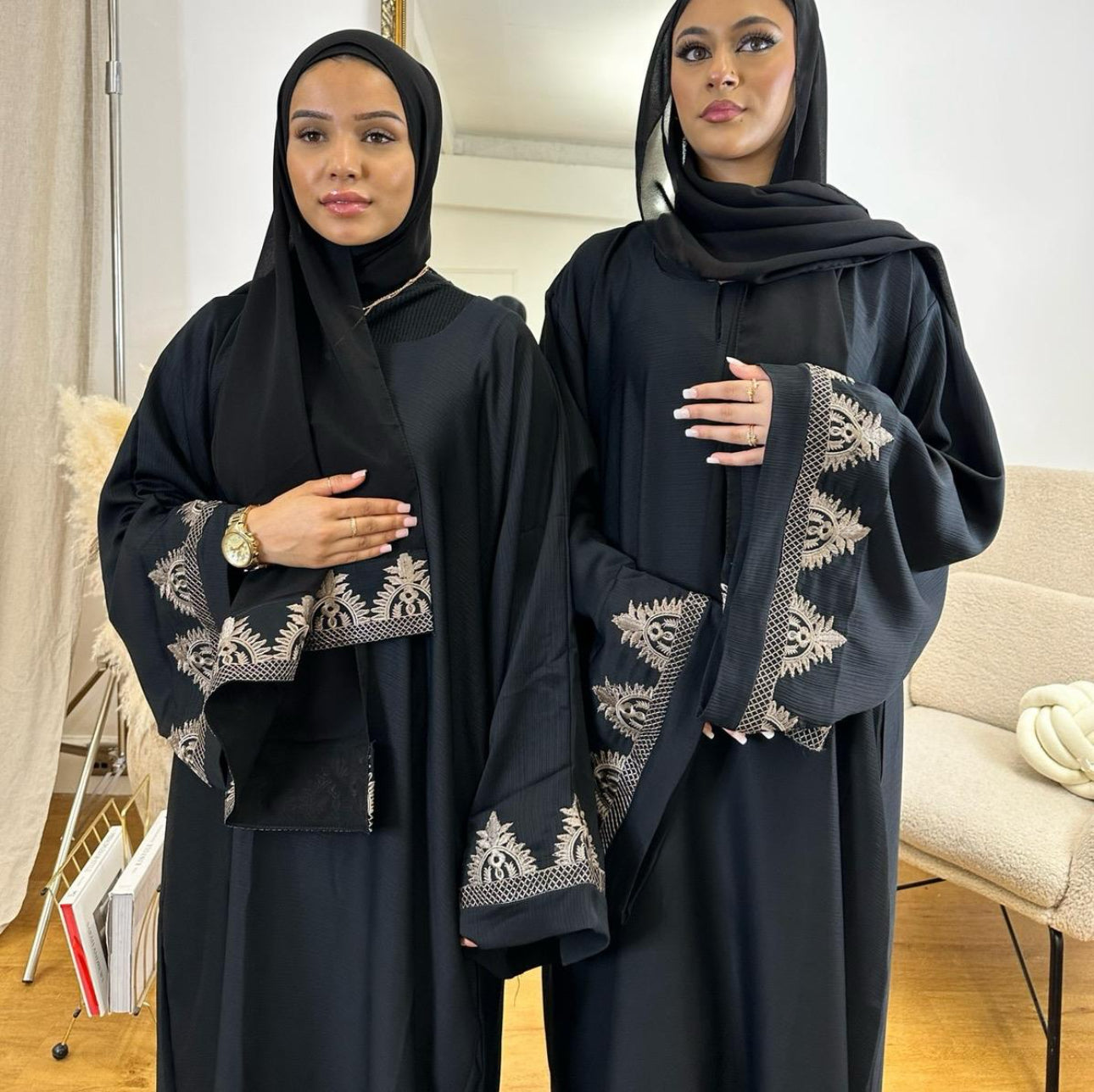 Arwa black wide sleeves abaya *ex display*