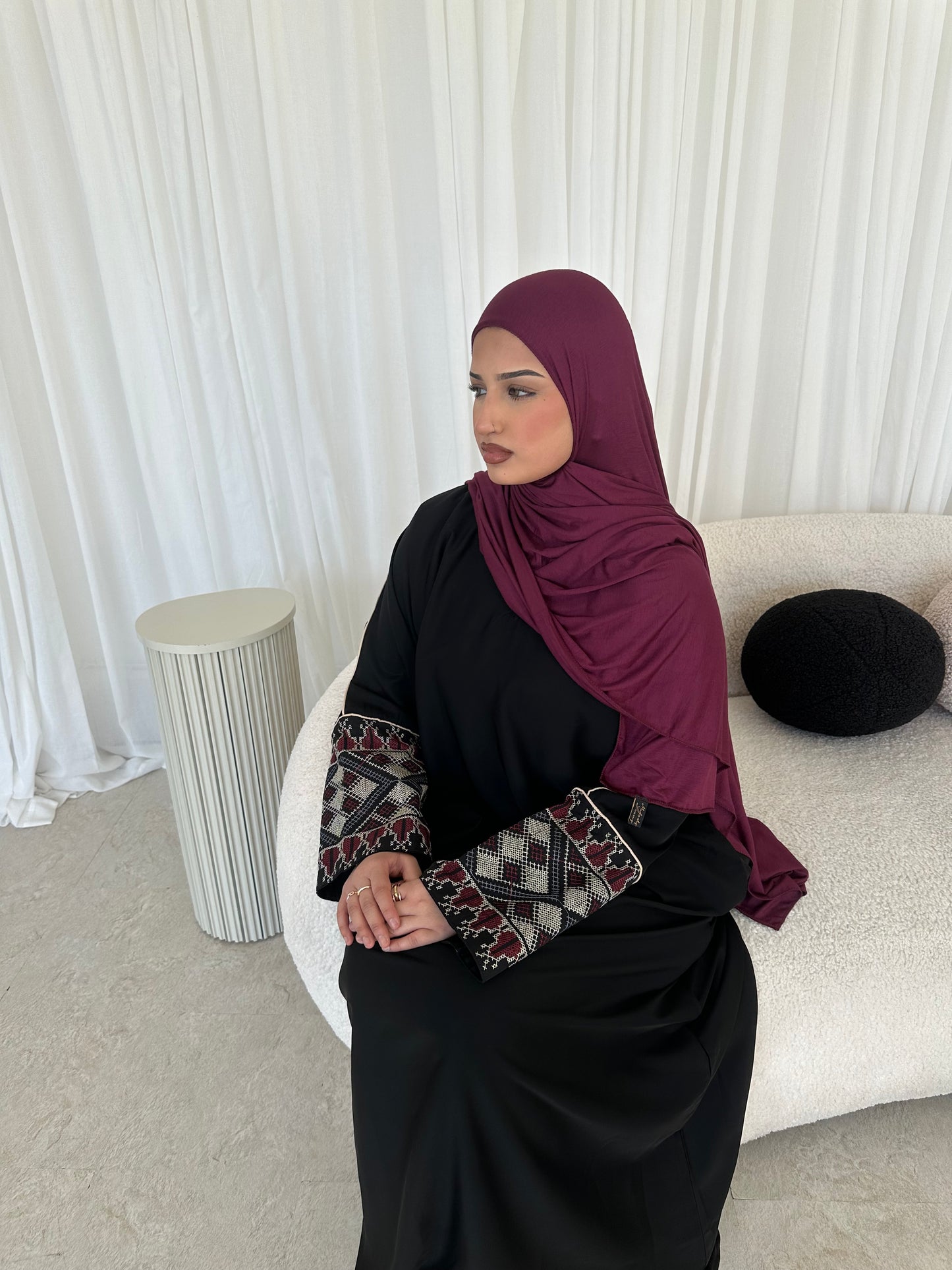 Tatreez black closed nida abaya with maroon embroidery