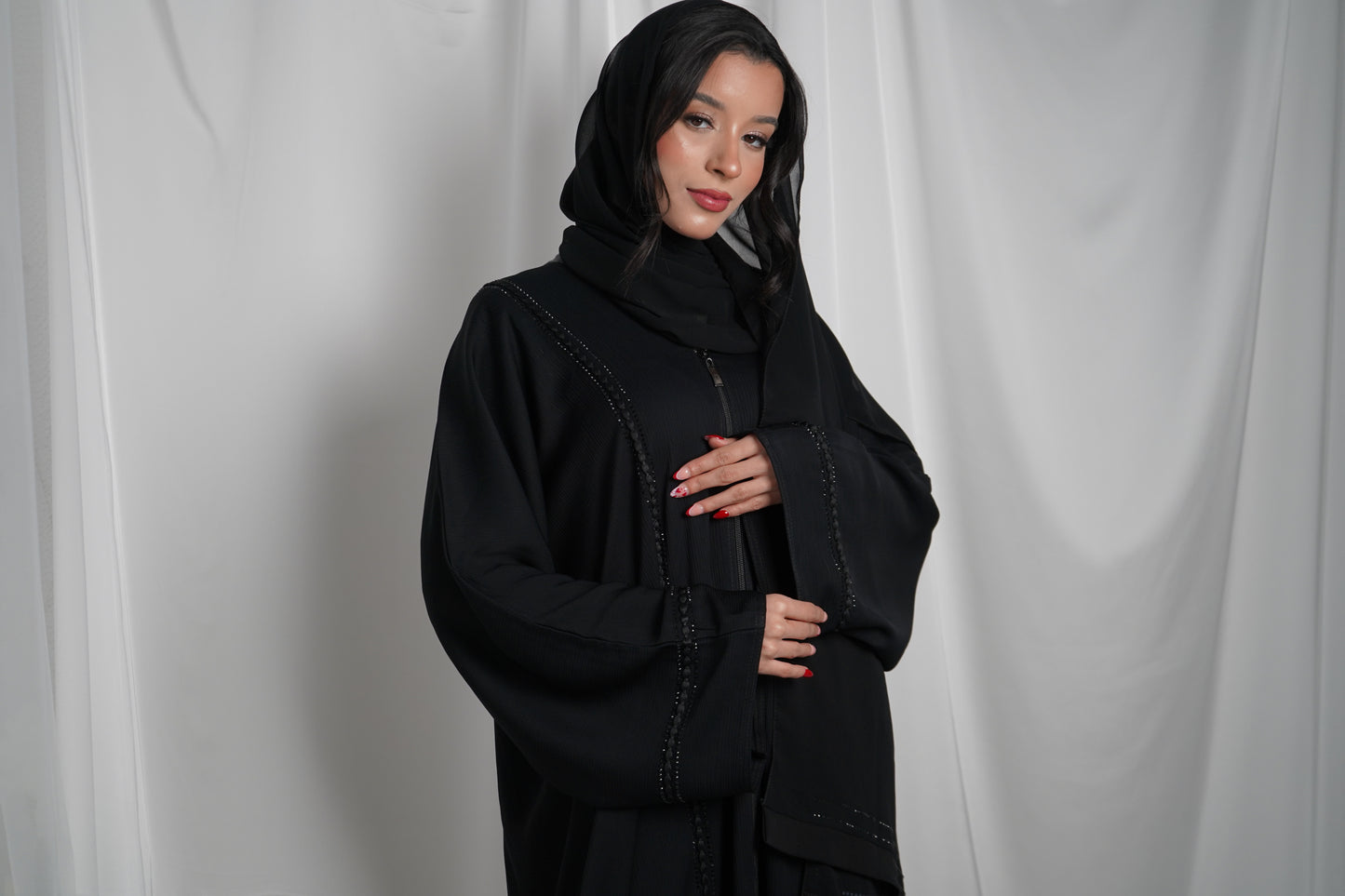 Reem Pom Pom zip abaya