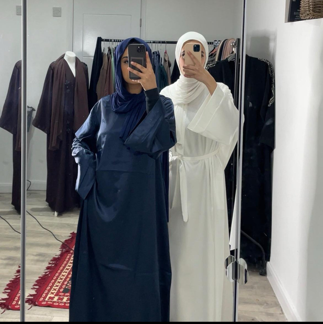 Satin white dress/inner slip size 52 *ex display*