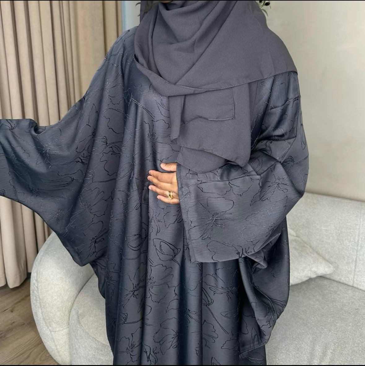 Inayaat Batwing Abaya ex display *ex display*
