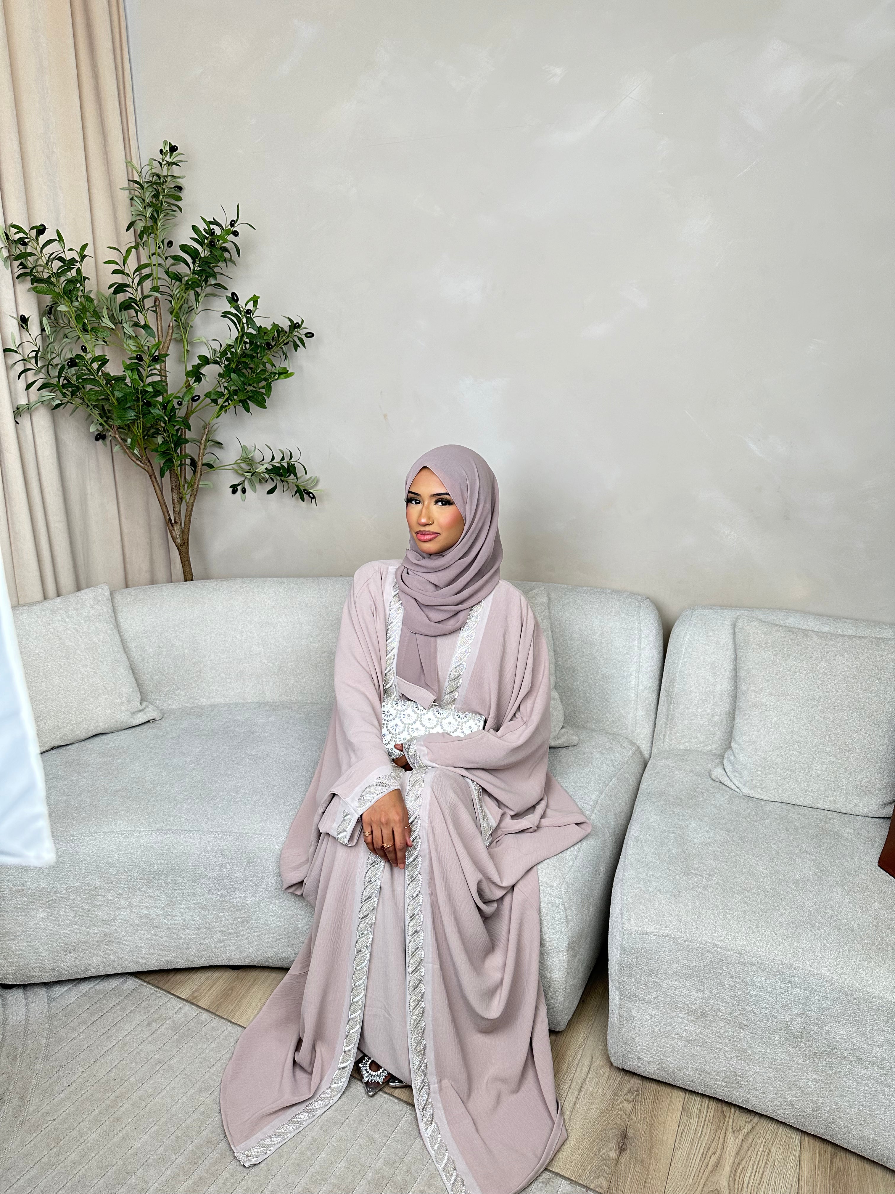 Dina abaya batwing set with inner slip size 54 *slight damage*