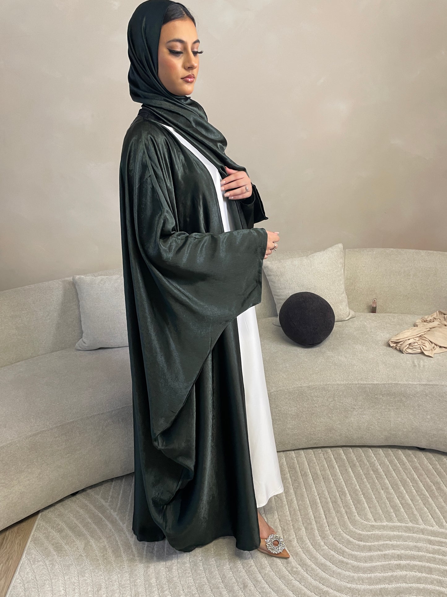 Khaleeji Farasha Open style abaya *ex display model*