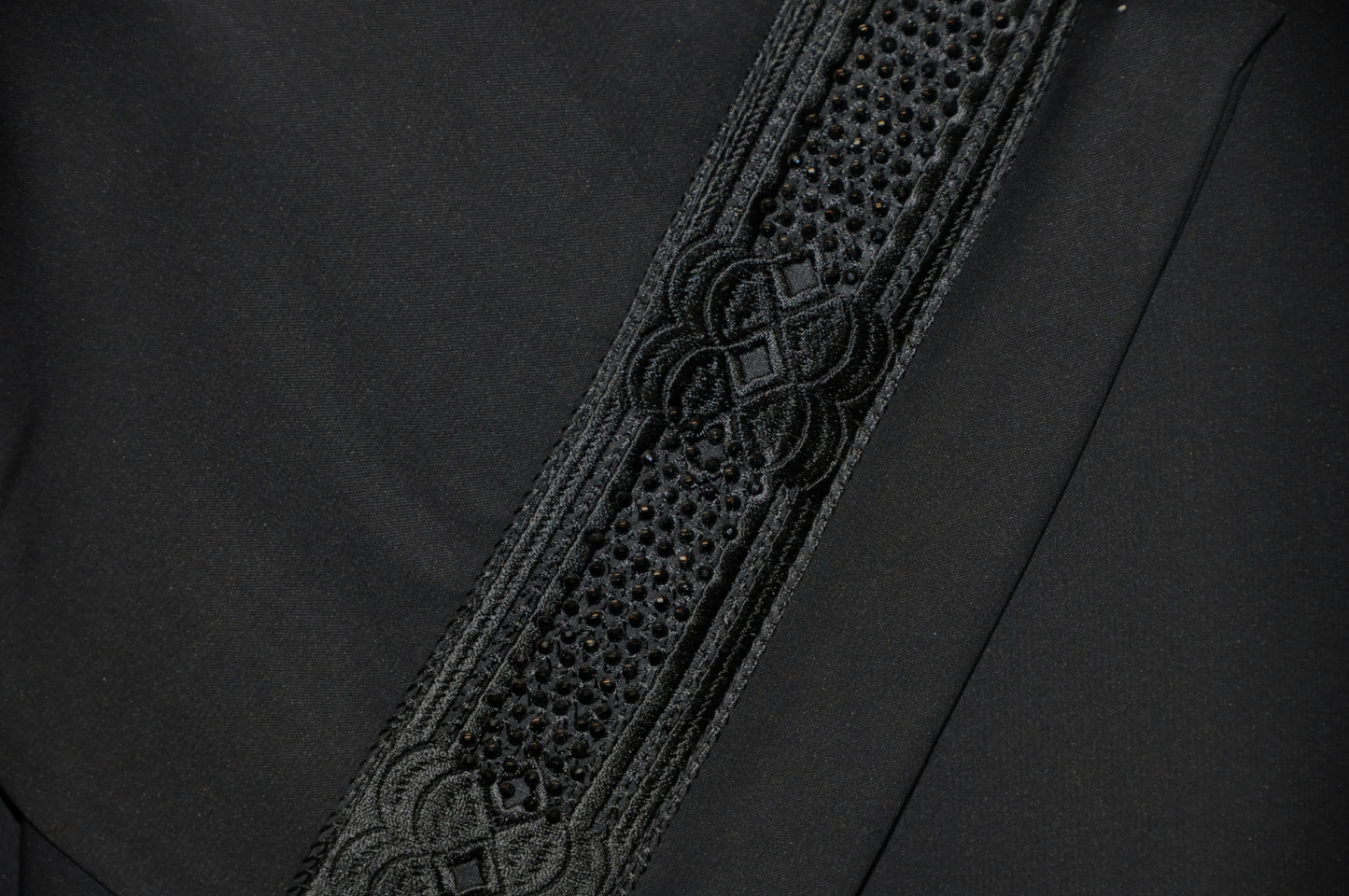 Wafa nida Black Closed Abaya