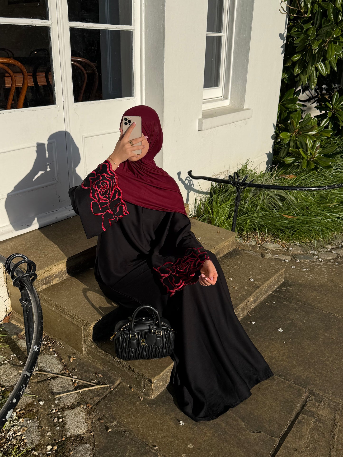 Rose closed abaya