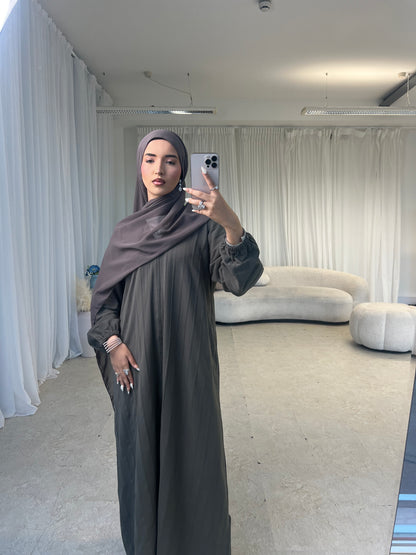 Razia cuffed sleeves zip essentials abaya