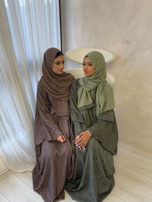 Hira Batwing Printed Abaya with Inner Belt
