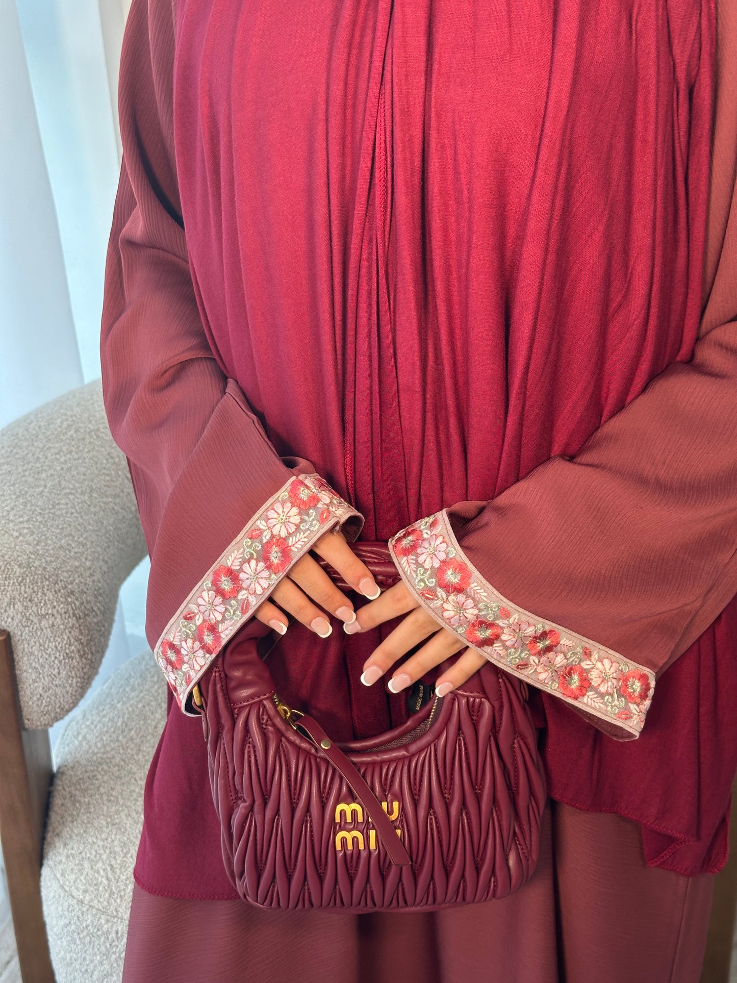 Hiba lace closed abaya