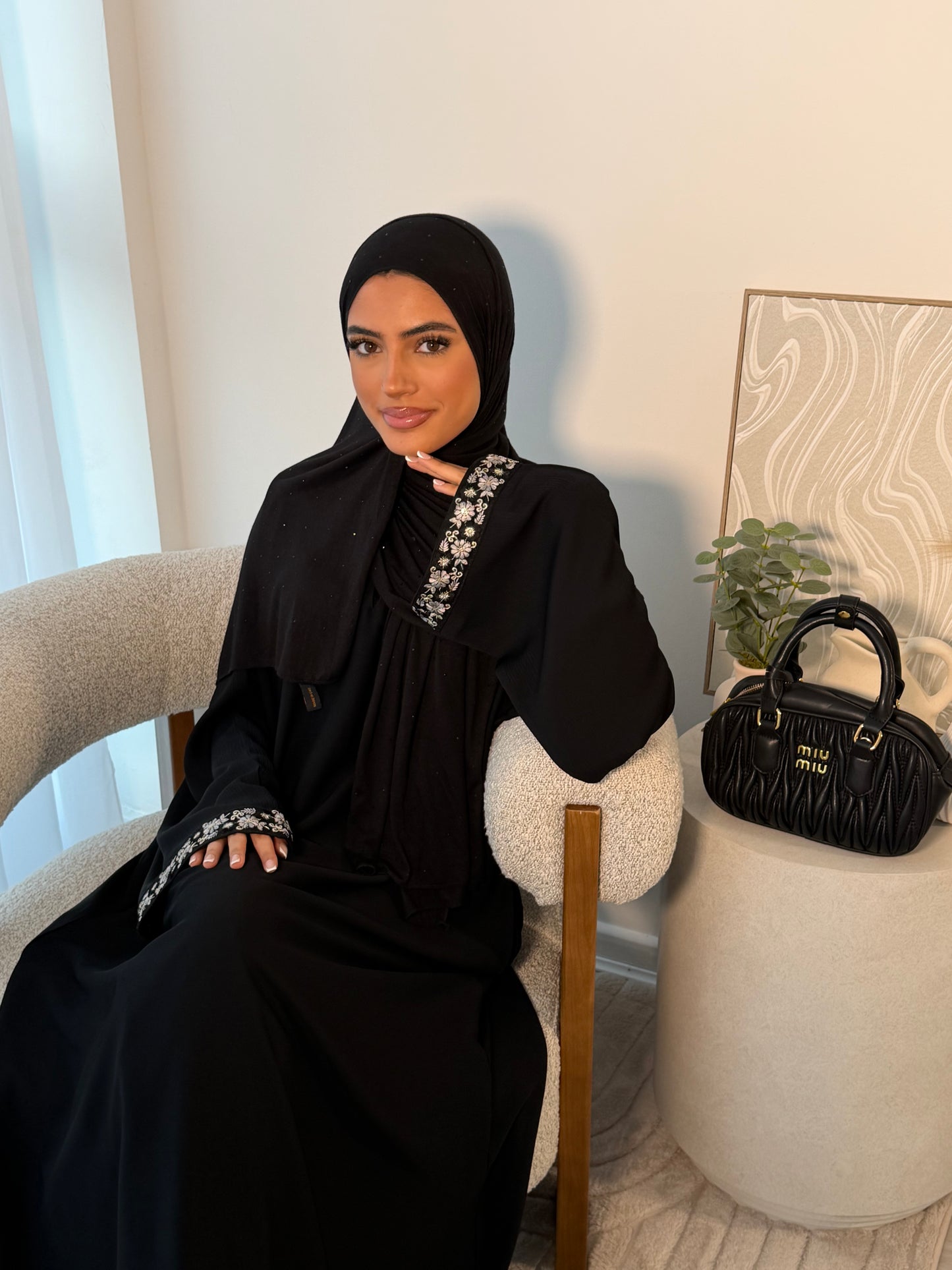 Hiba lace closed abaya
