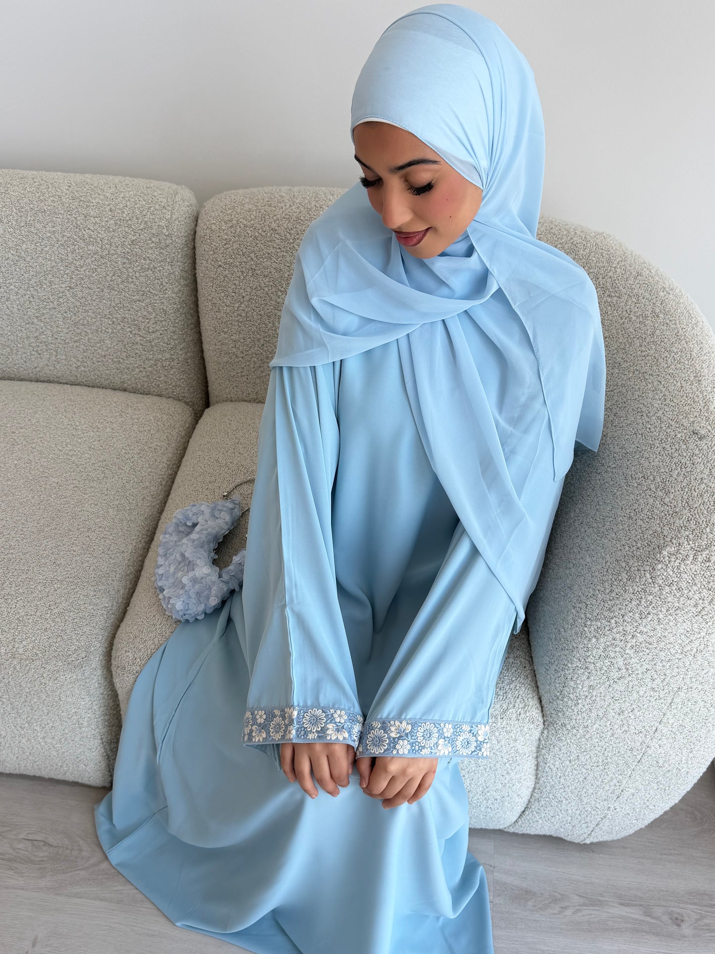 Hidaya 2.0 lace closed abaya