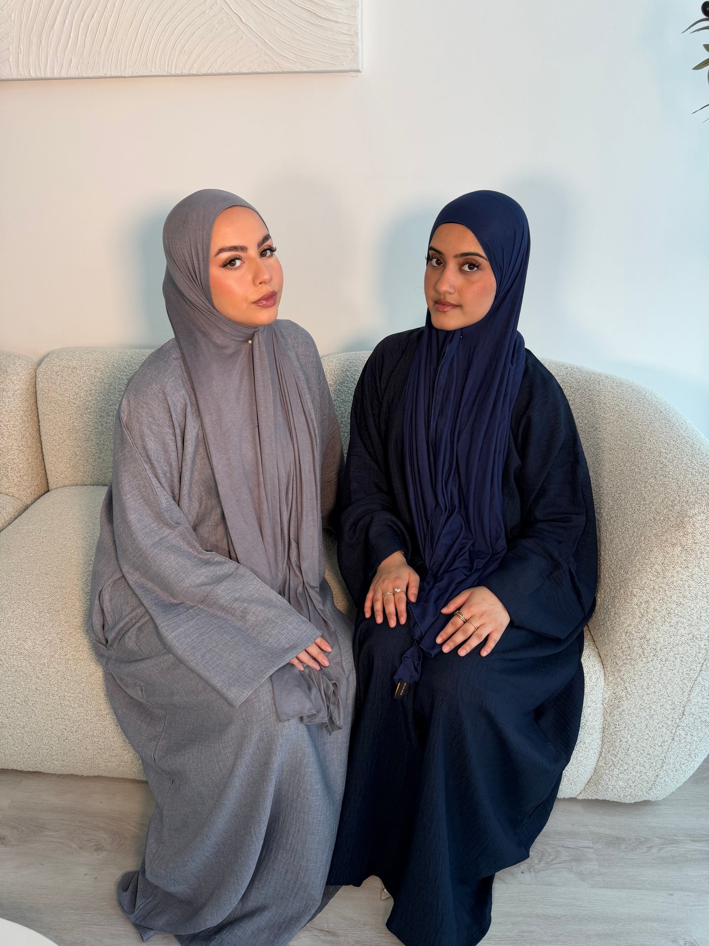ESSENTIAL soft linen closed abaya