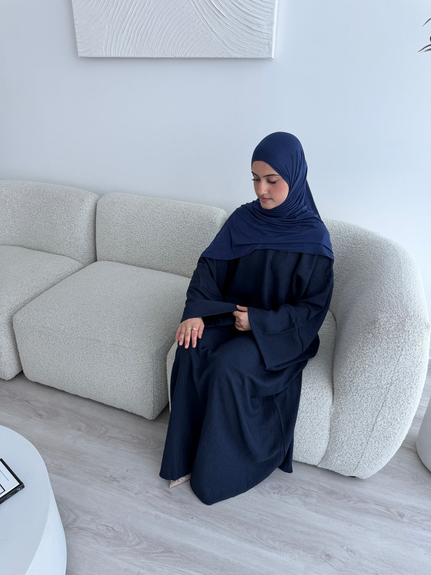 ESSENTIAL soft linen closed abaya
